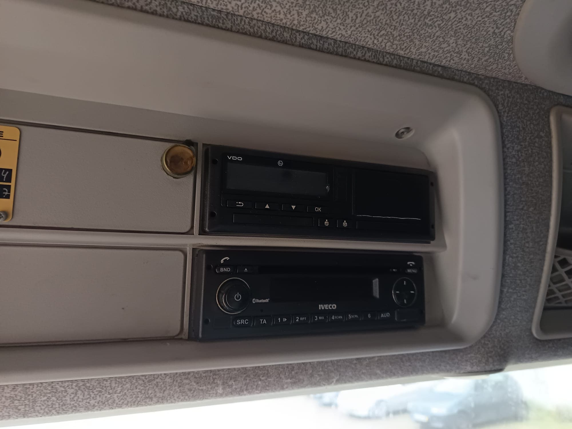 Iveco Stralis 460 · Ano 2017 — imagem 24