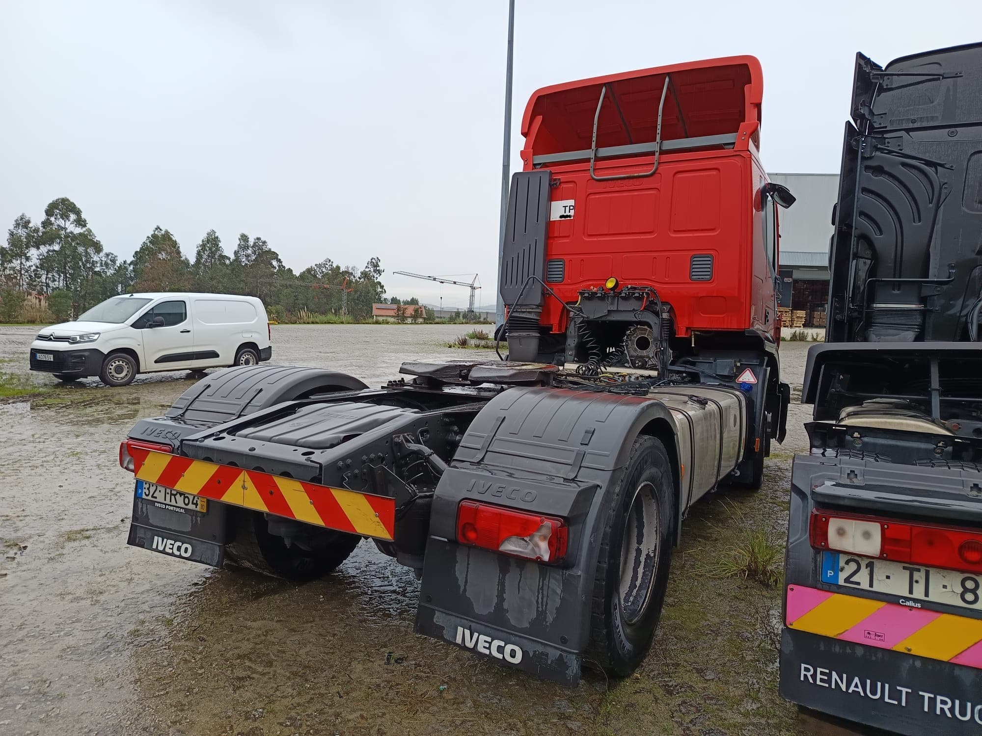Iveco Stralis 460 · Ano 2017 — imagem 4