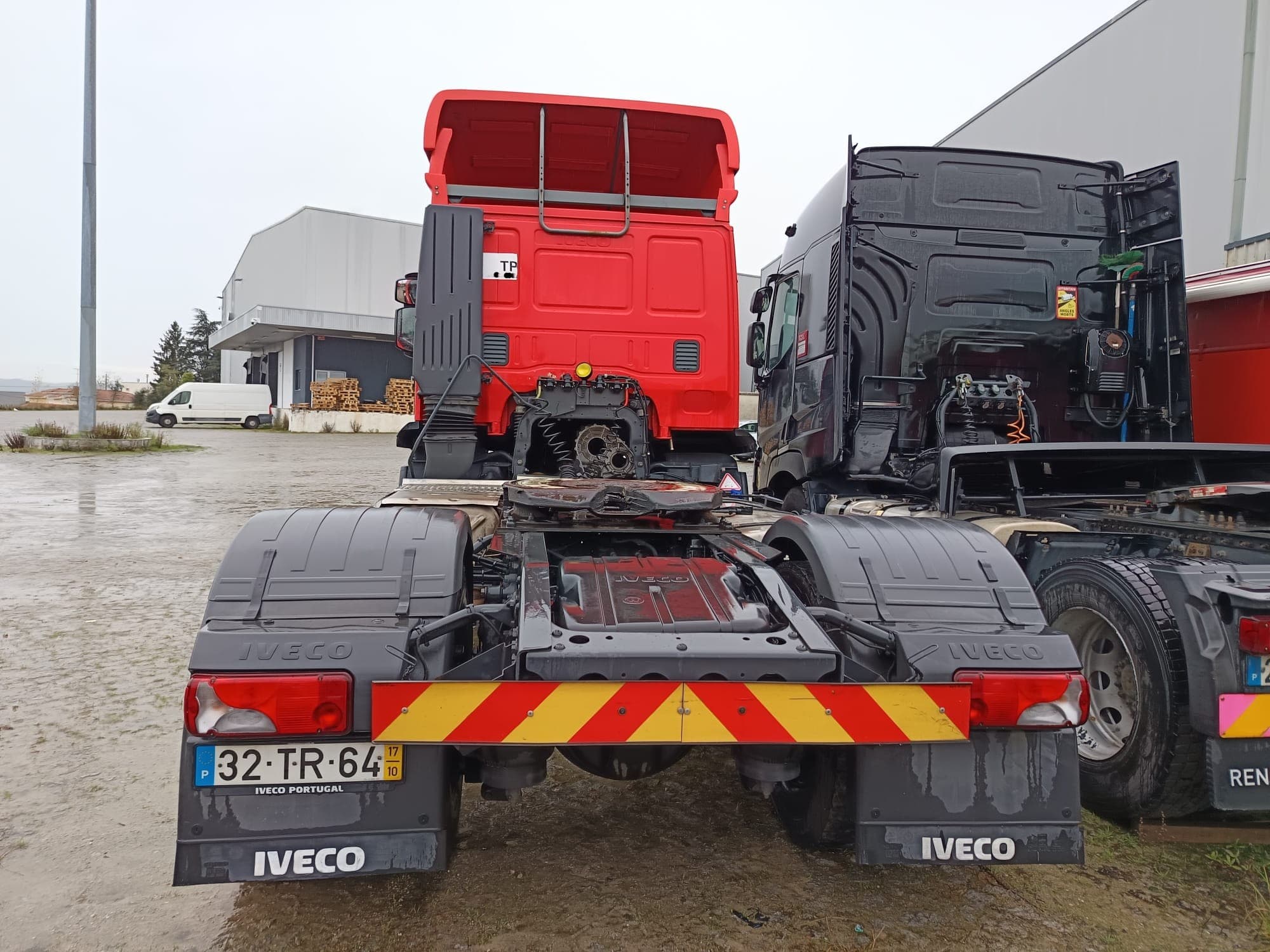 Iveco Stralis 460 · Ano 2017 — imagem 5