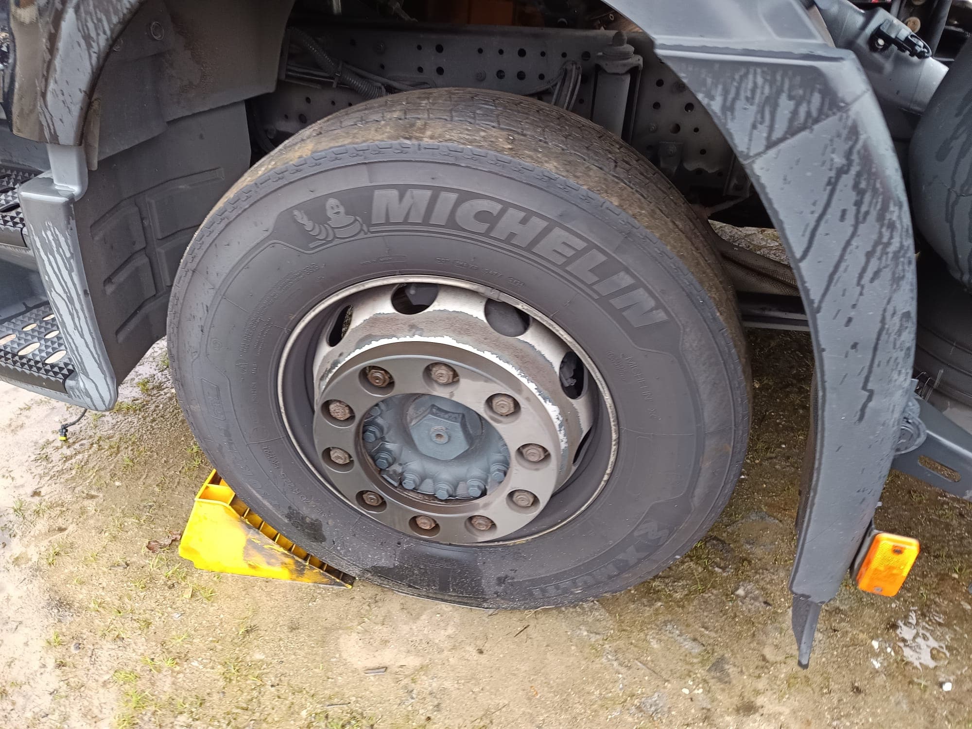 Iveco Stralis 460 · Ano 2017 — imagem 13