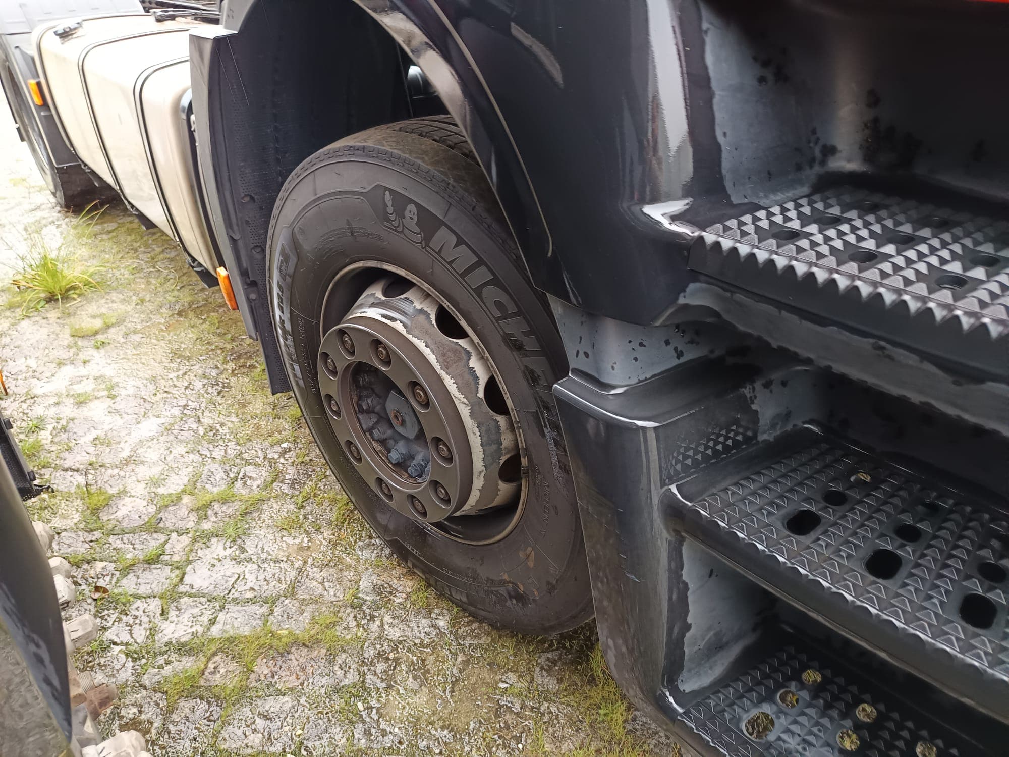 Iveco Stralis 460 · Ano 2017 — imagem 12