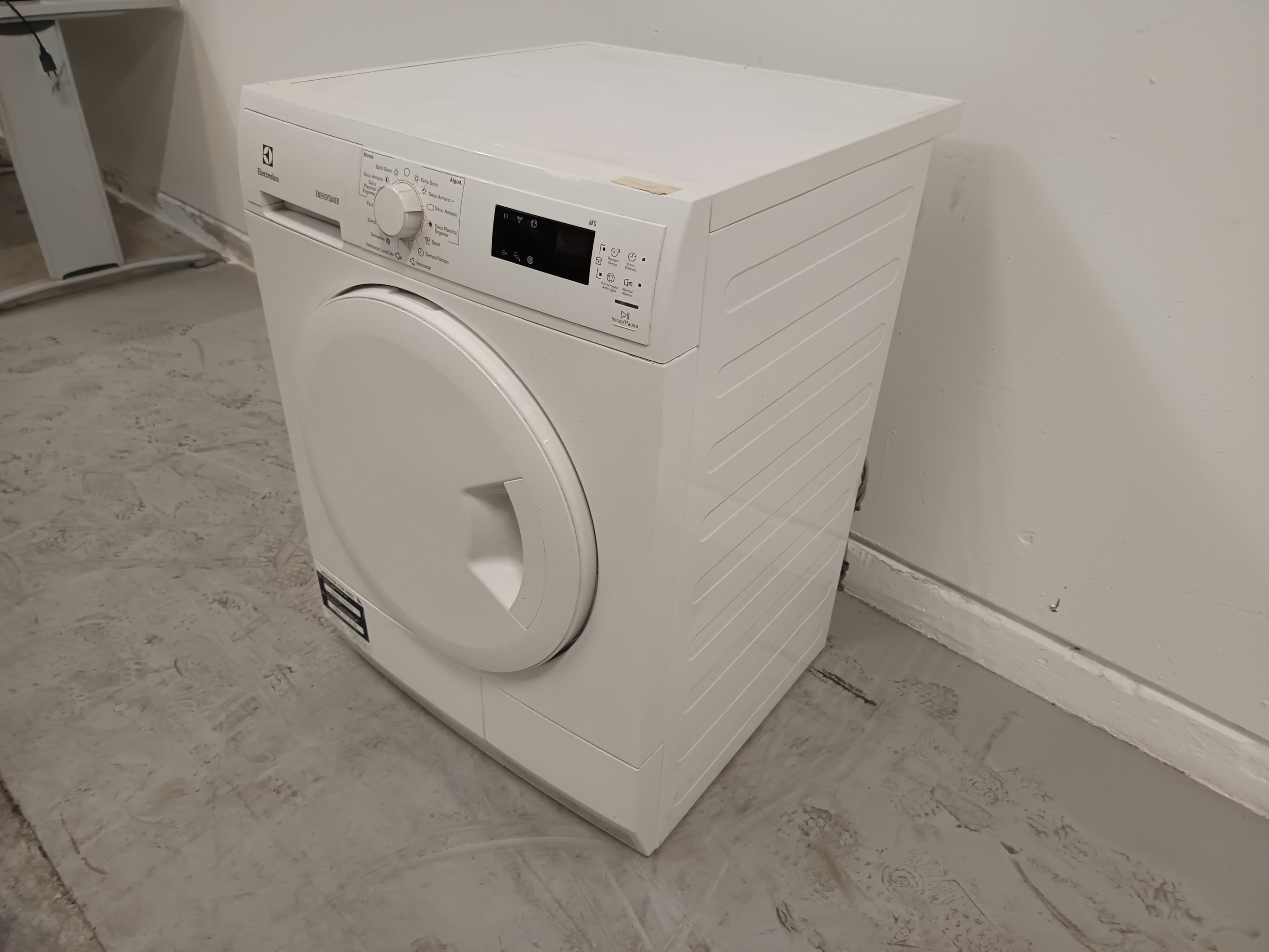 Máquina Secar Eletrolux · Televisão Sanyo — imagem 3