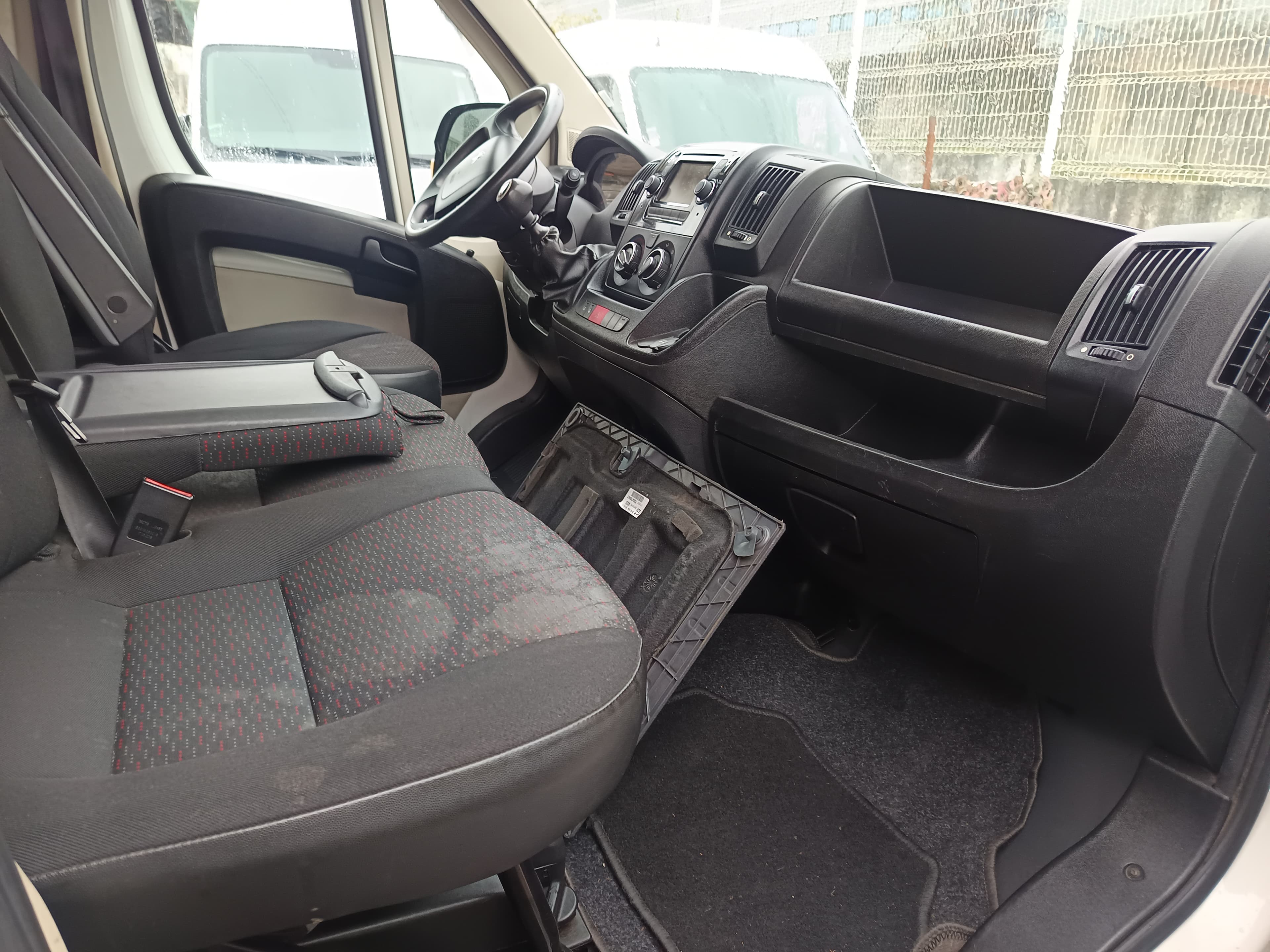 Peugeot Boxer · Ano 2018 — image 21