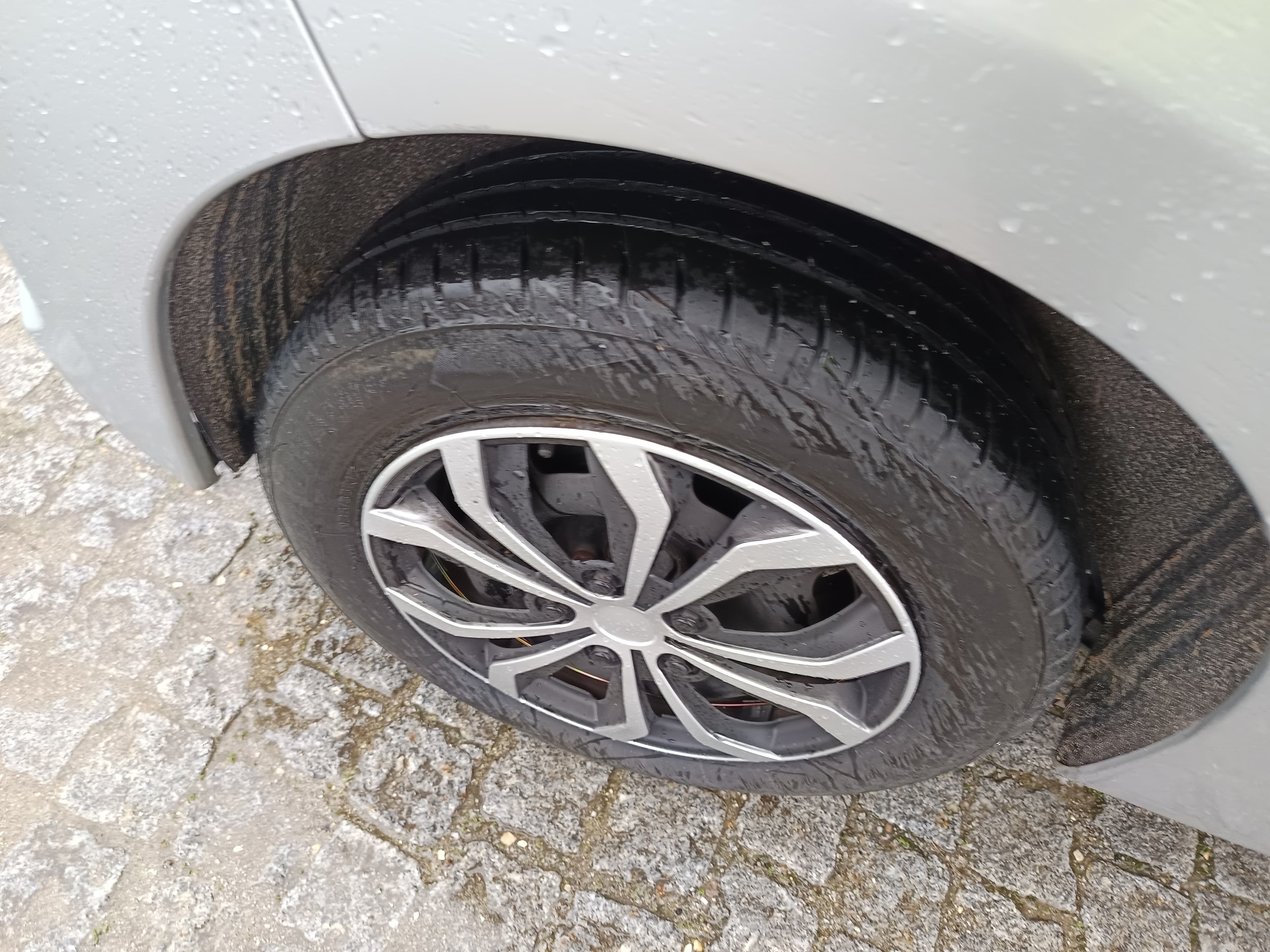 Peugeot 207 1.6 HDI · Ano 2009 — imagen 9