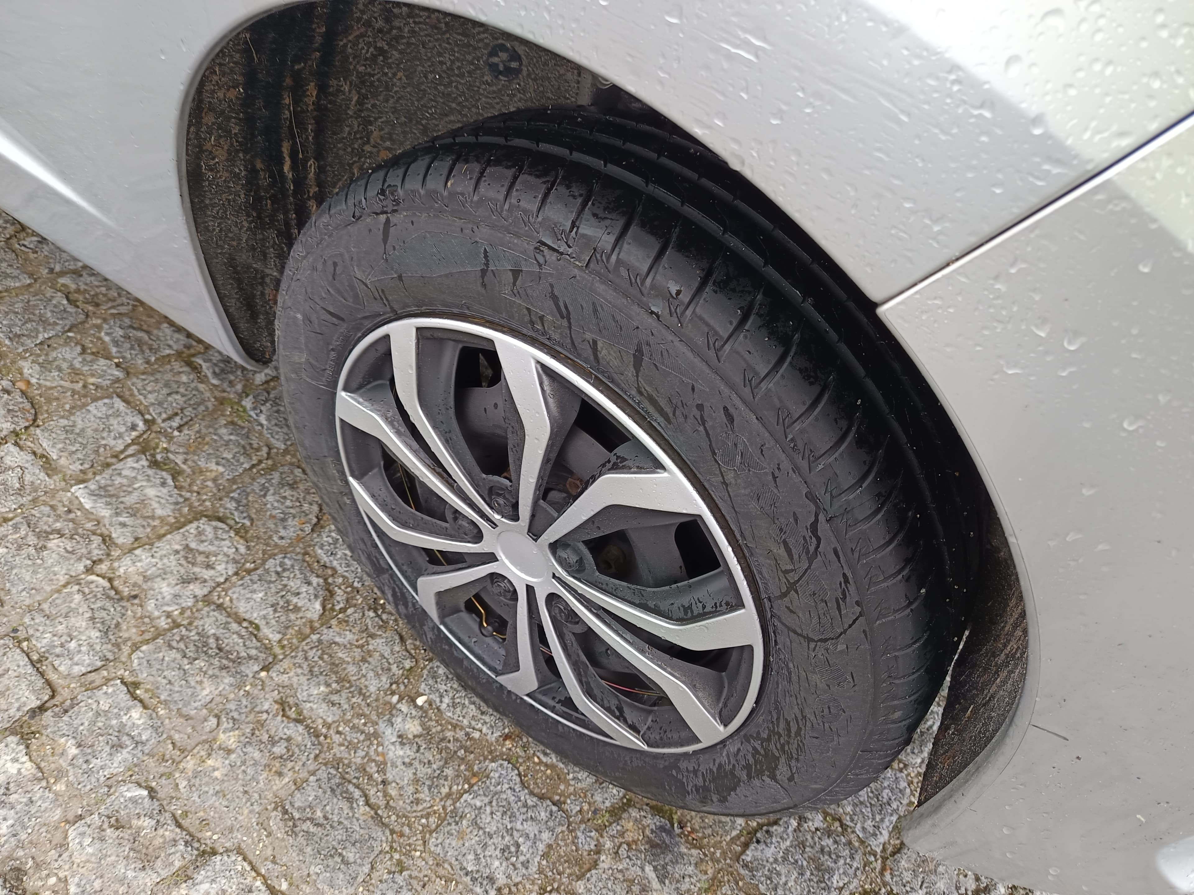 Peugeot 207 1.6 HDI · Ano 2009 — imagen 13