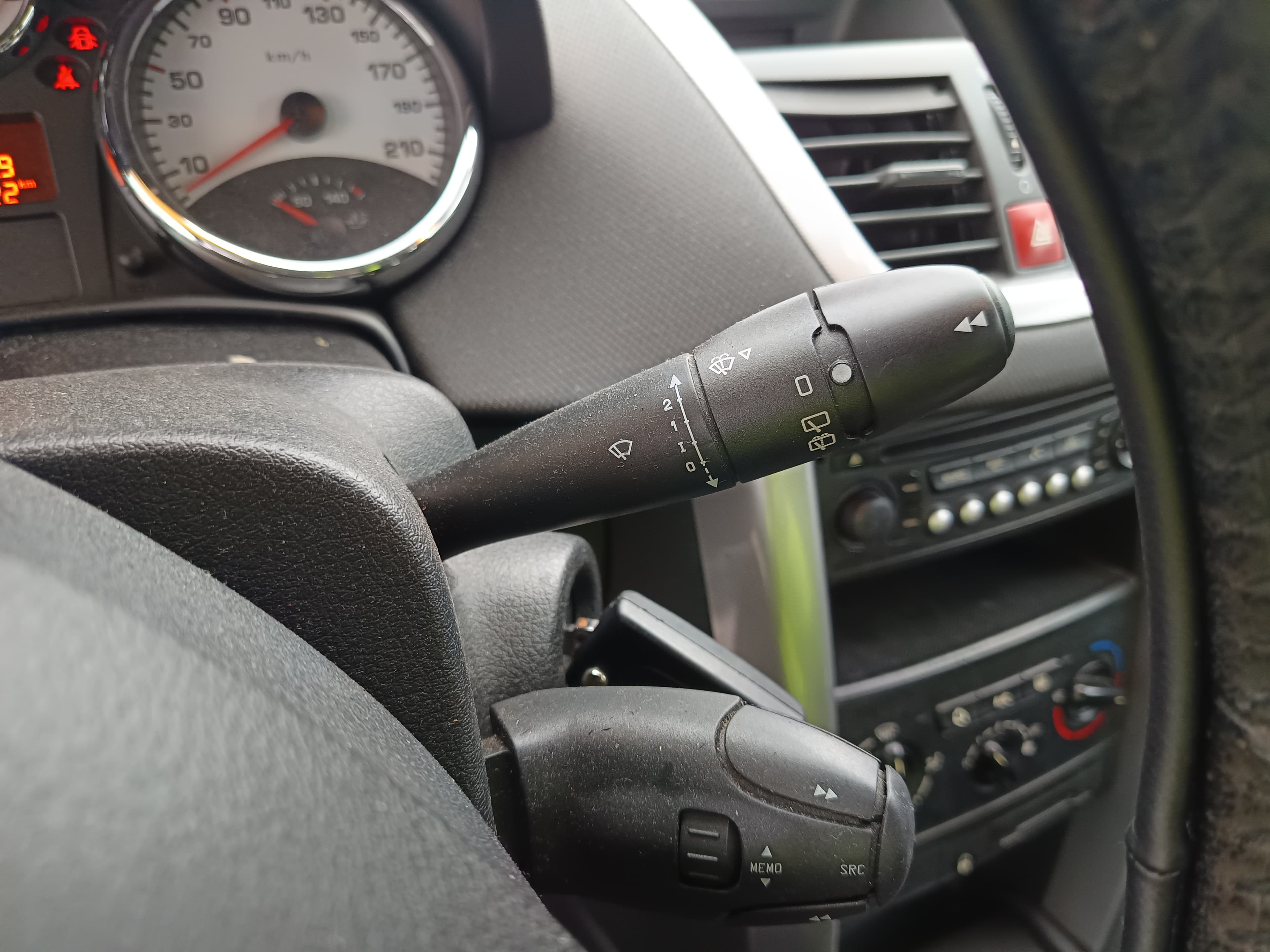 Peugeot 207 1.6 HDI · Ano 2009 — imagen 31