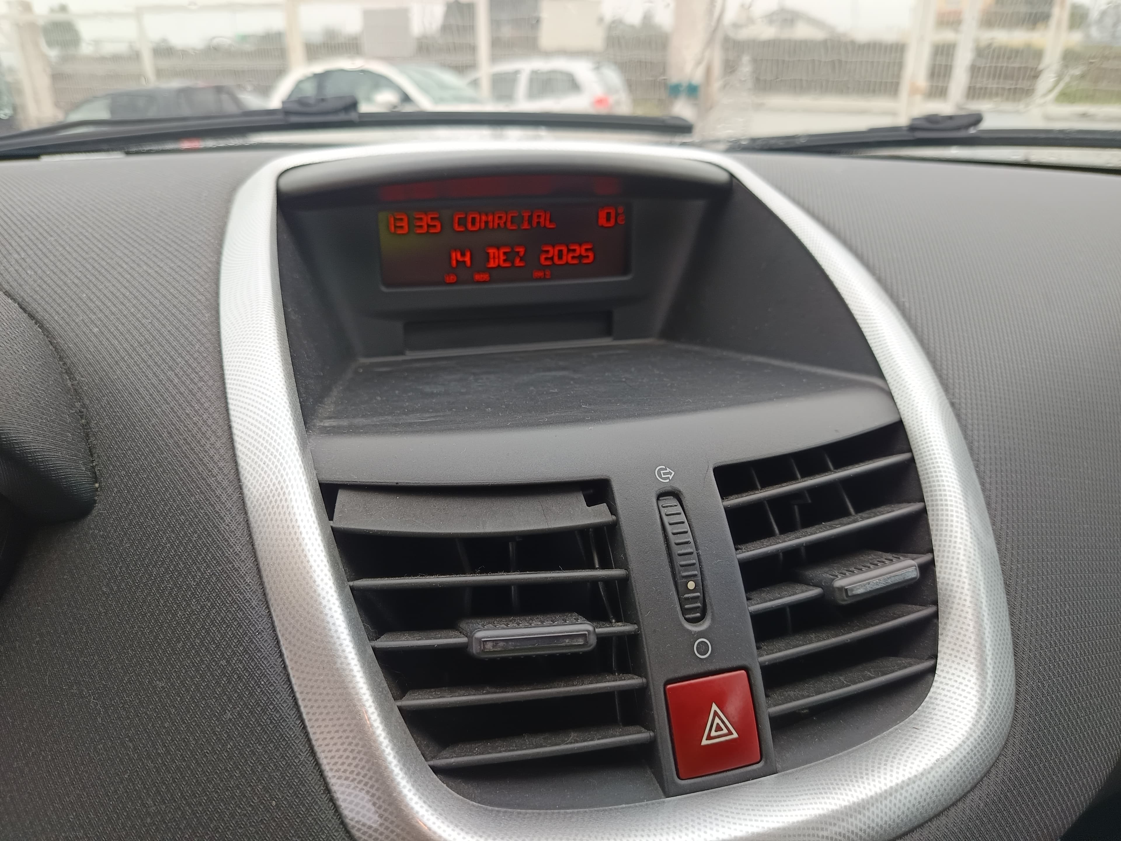 Peugeot 207 1.6 HDI · Ano 2009 — imagen 29