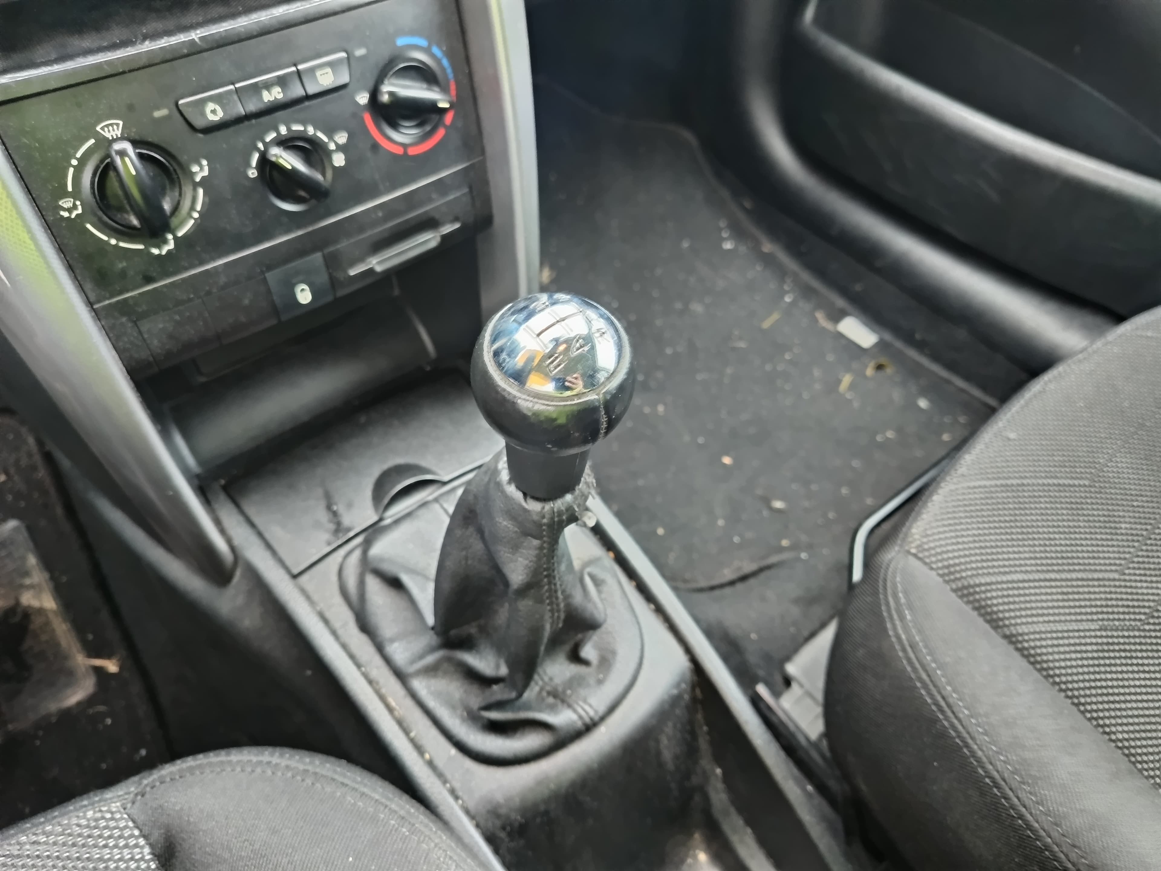 Peugeot 207 1.6 HDI · Ano 2009 — imagen 34