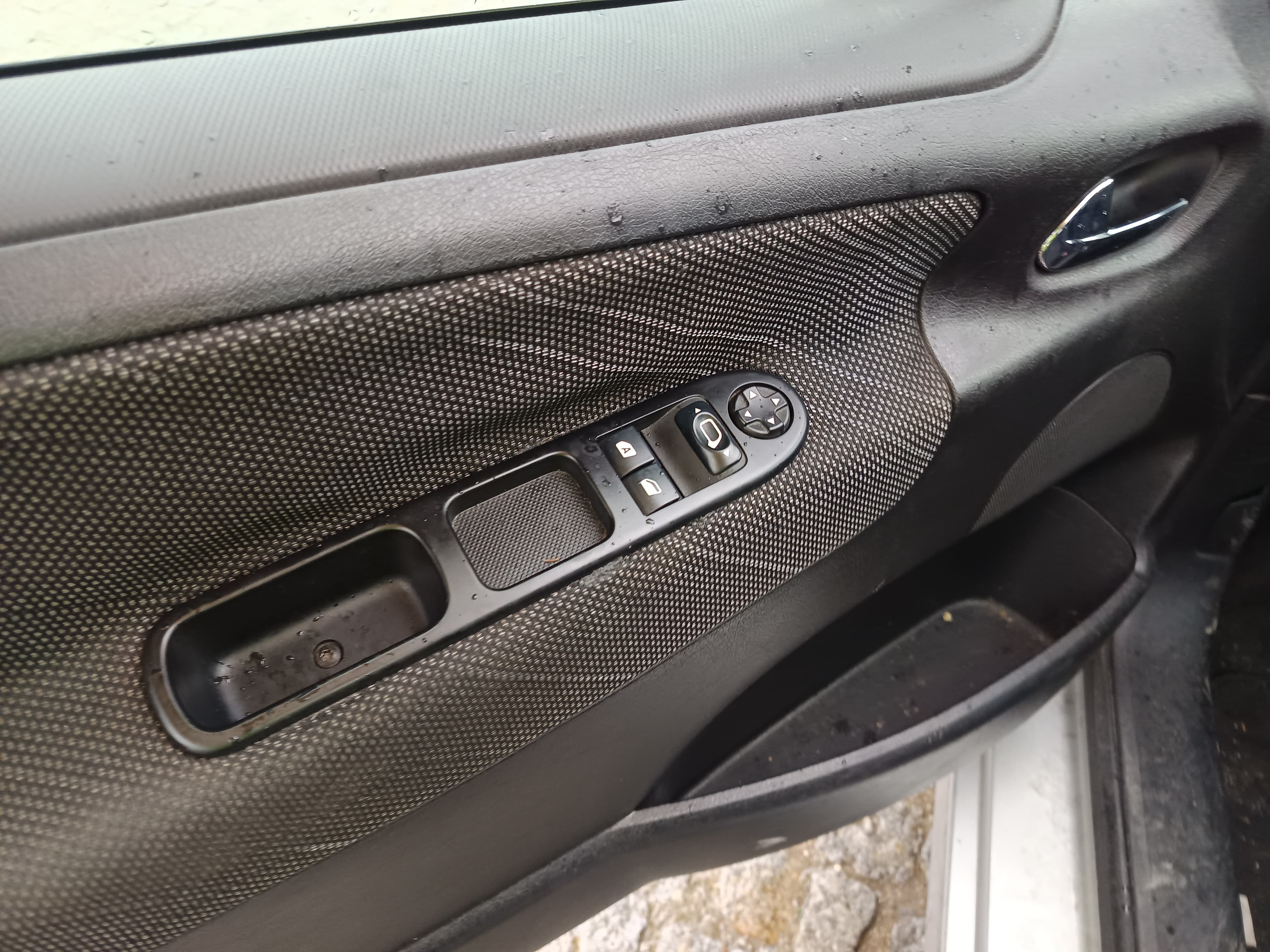 Peugeot 207 1.6 HDI · Ano 2009 — imagen 25