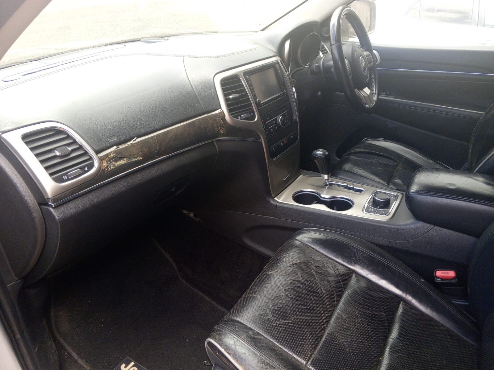 JEEP GRAND CHEROKEE — image 8