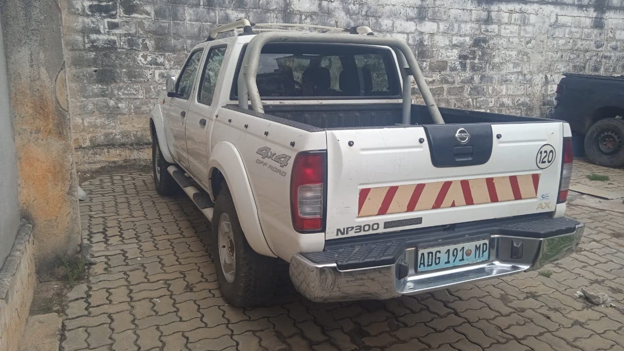 NISSAN HARDBODY NP300 — image 18