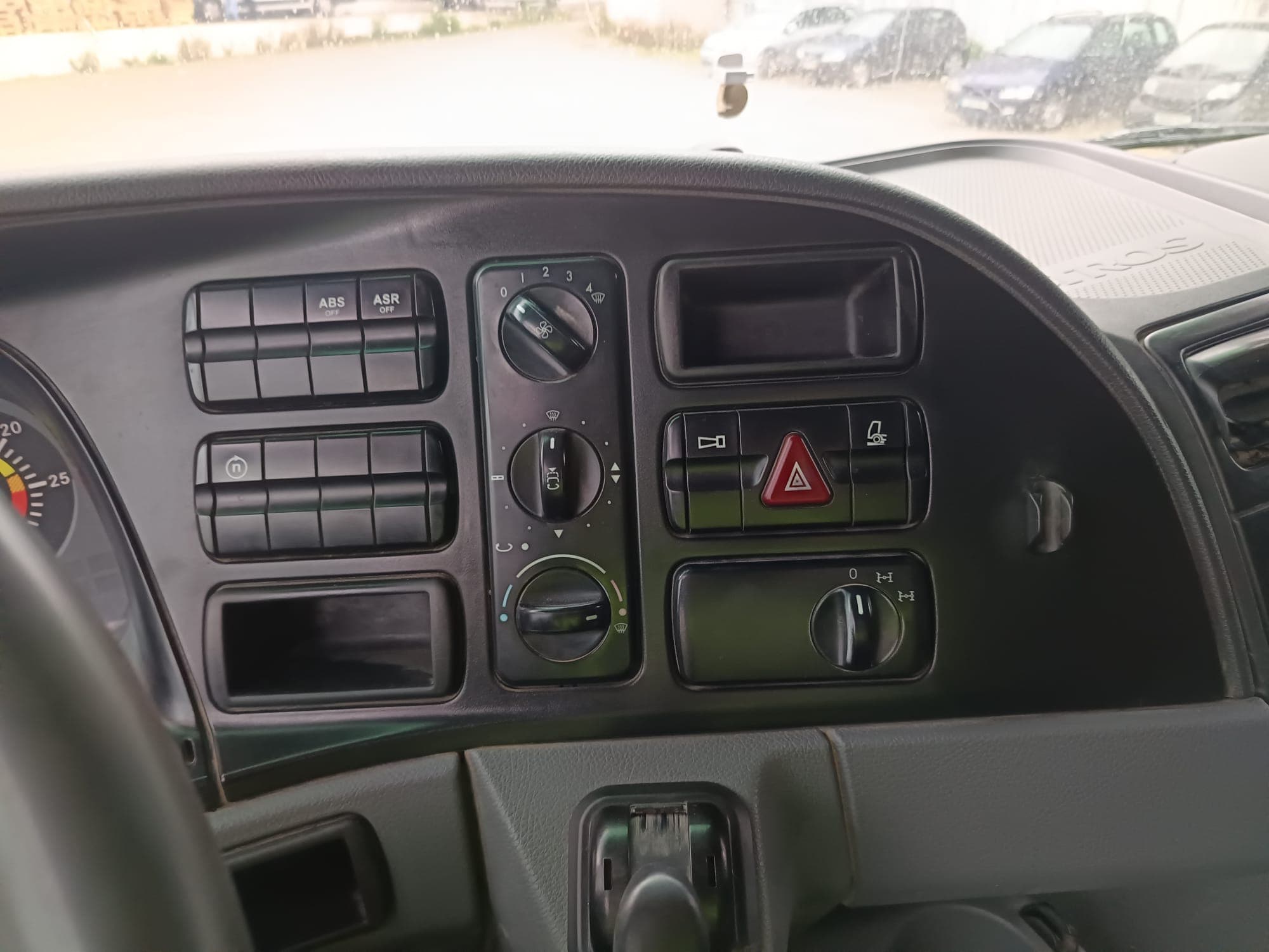 Autobetoneira Mercedes-Benz 3236 B · Ano 2008 — image 19