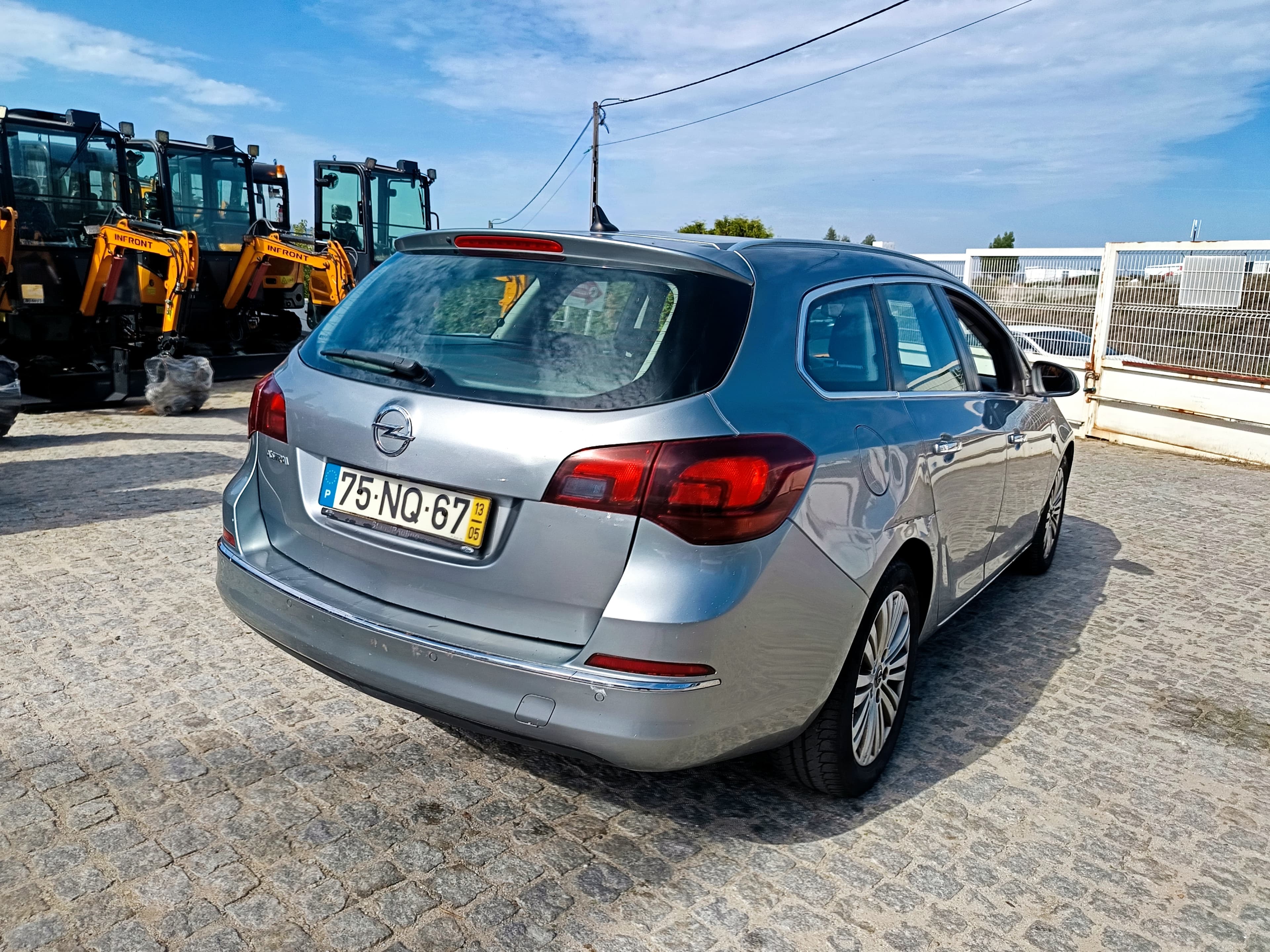 Opel Astra · Ano 2013 — imagem 4