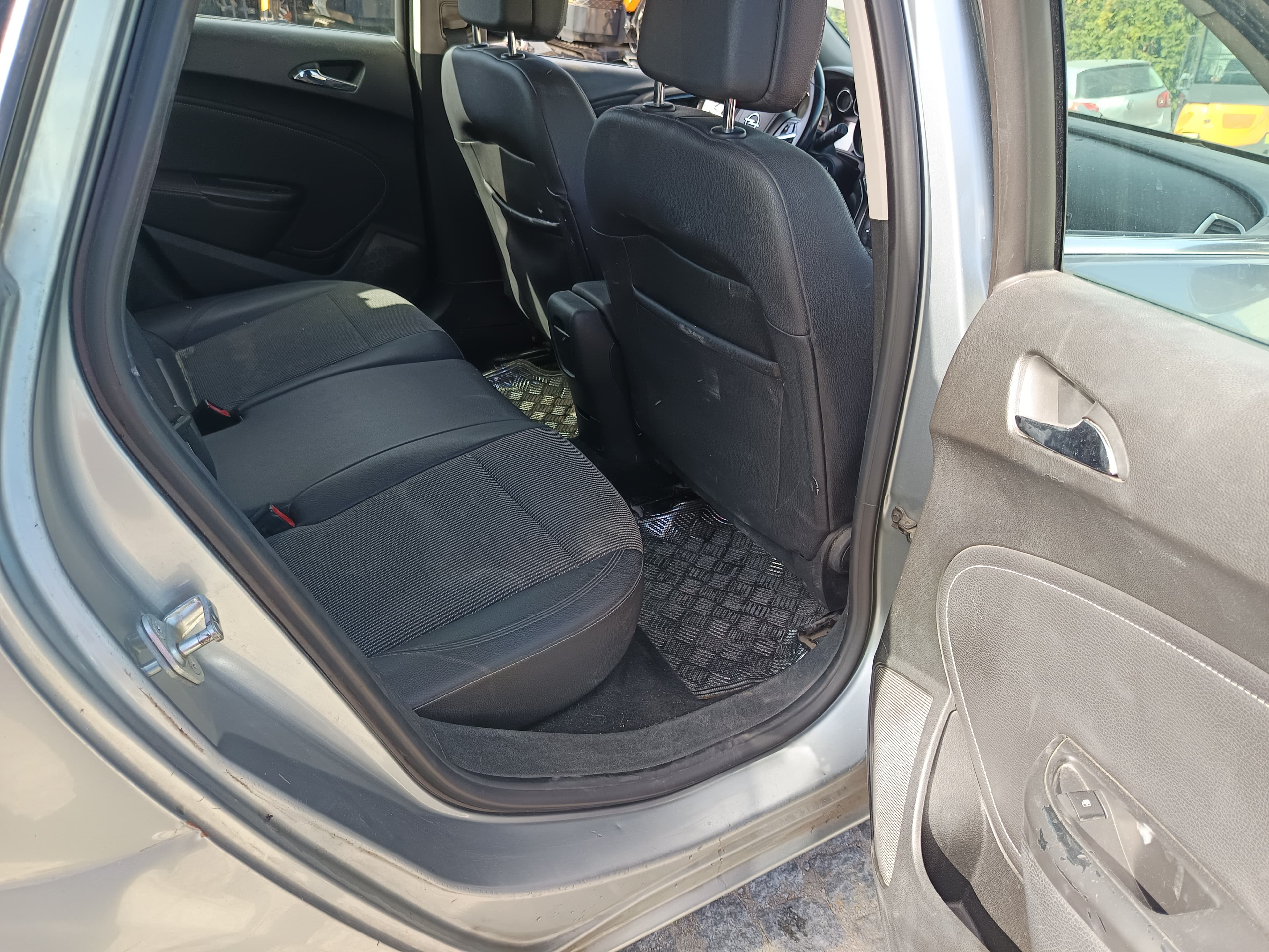 Opel Astra · Ano 2013 — imagem 22
