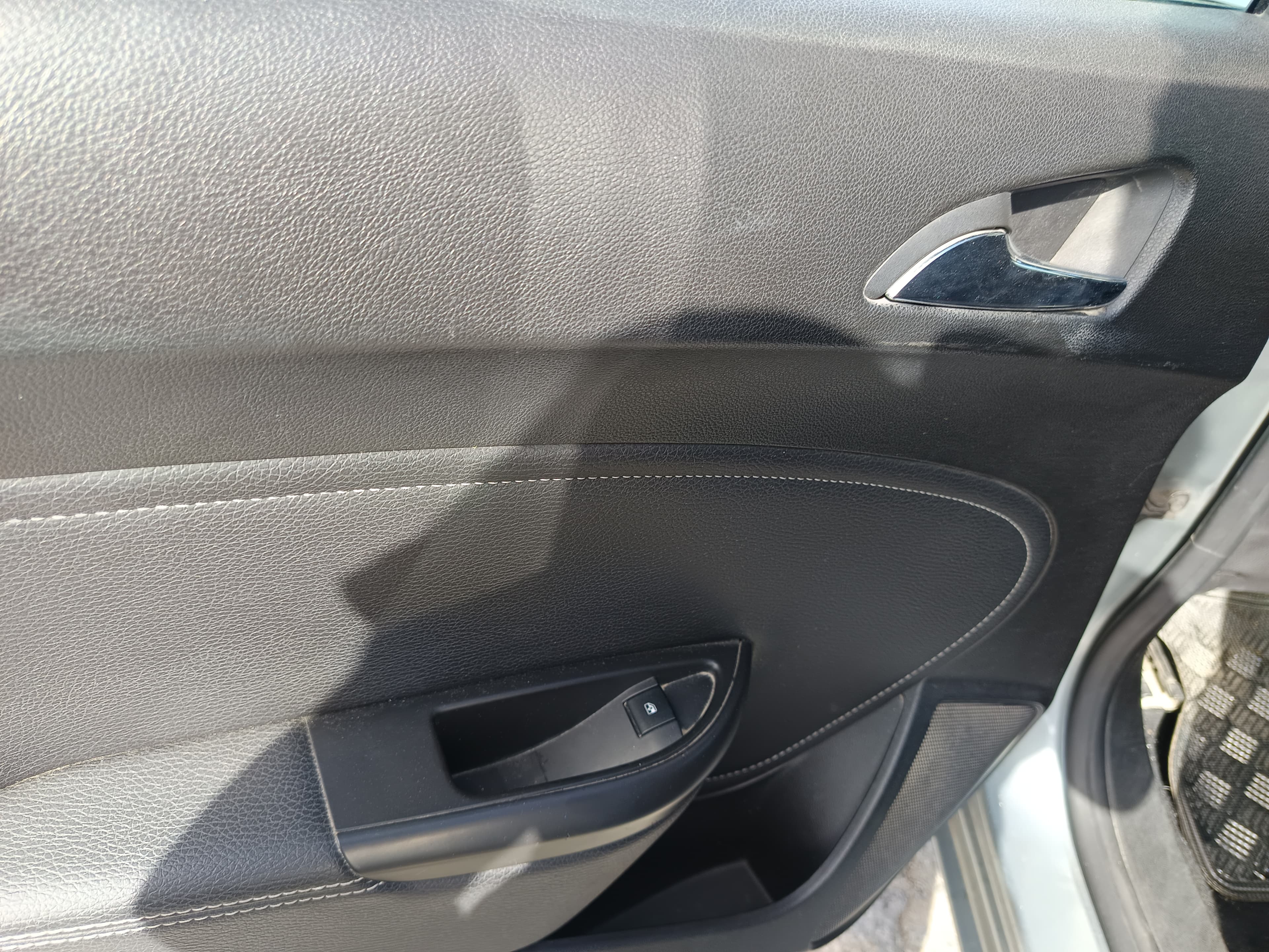 Opel Astra · Ano 2013 — imagem 29