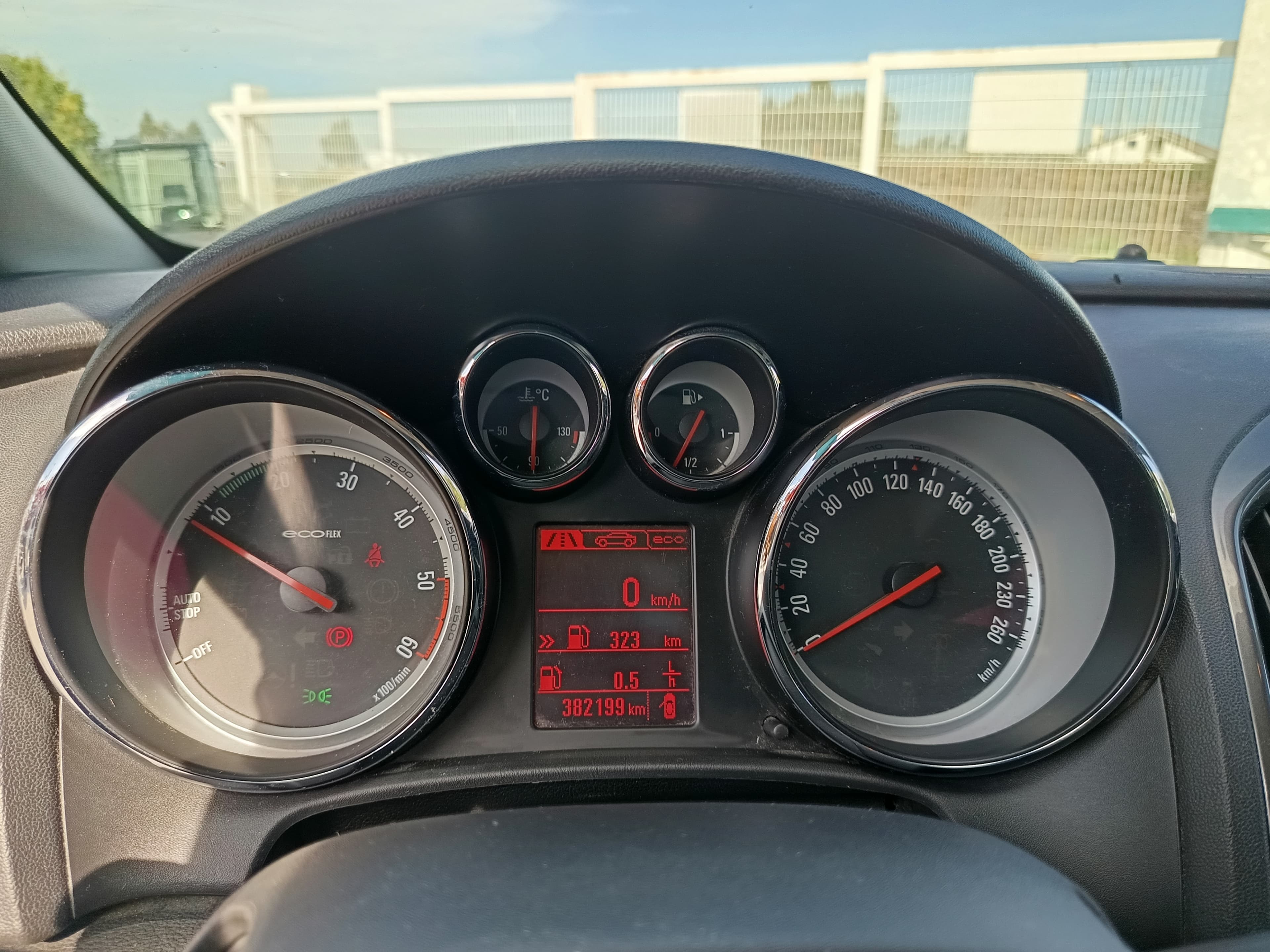 Opel Astra · Ano 2013 — imagem 43