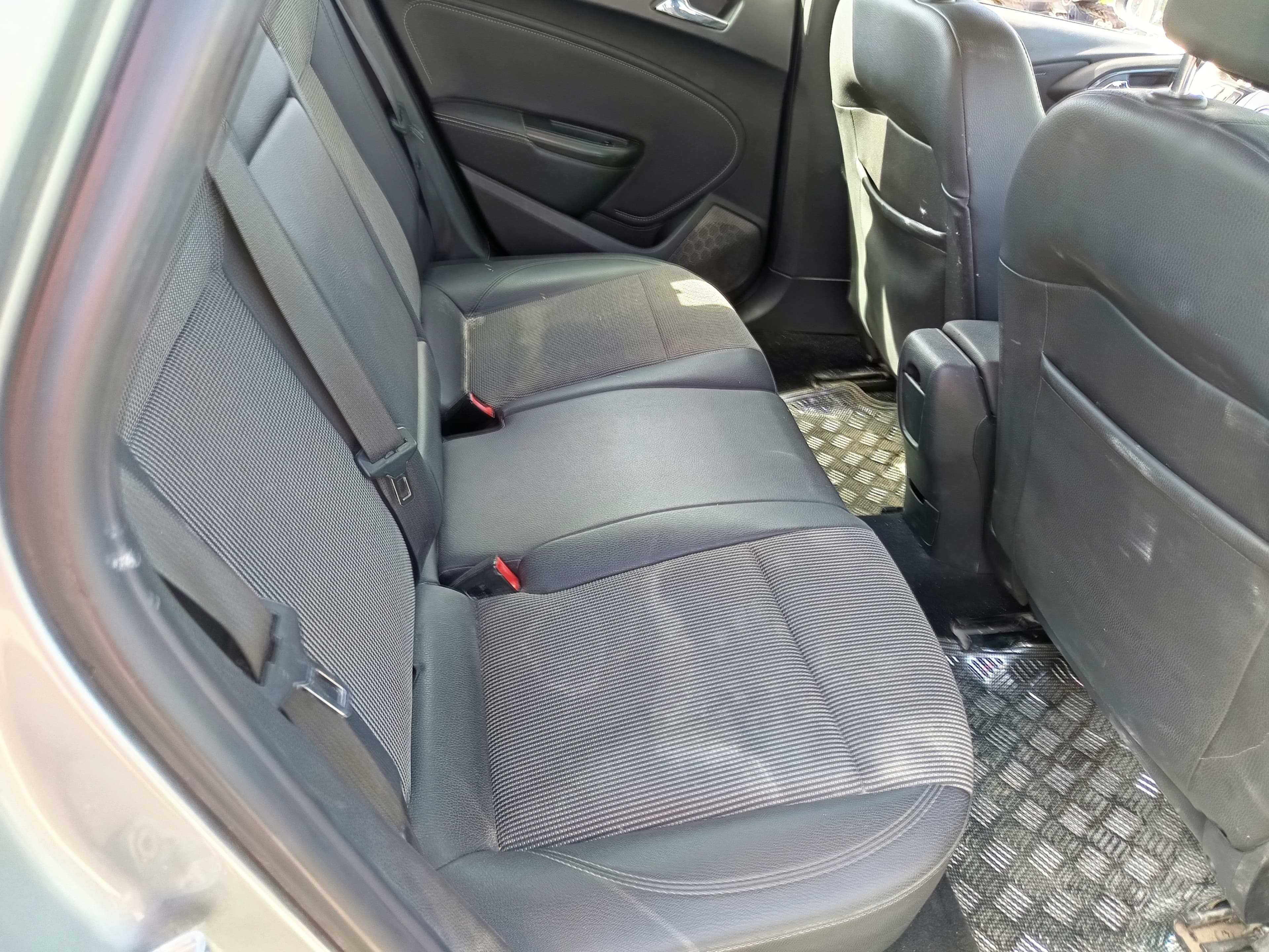 Opel Astra · Ano 2013 — imagem 24