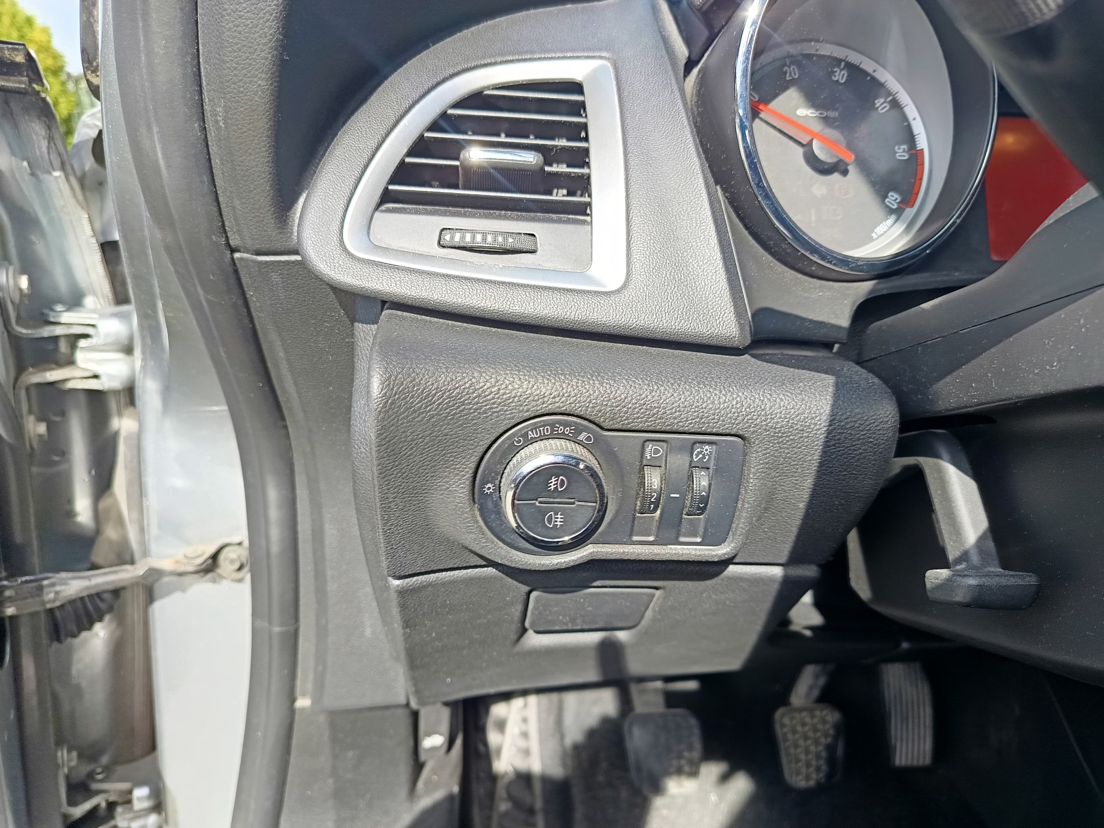 Opel Astra · Ano 2013 — imagem 46