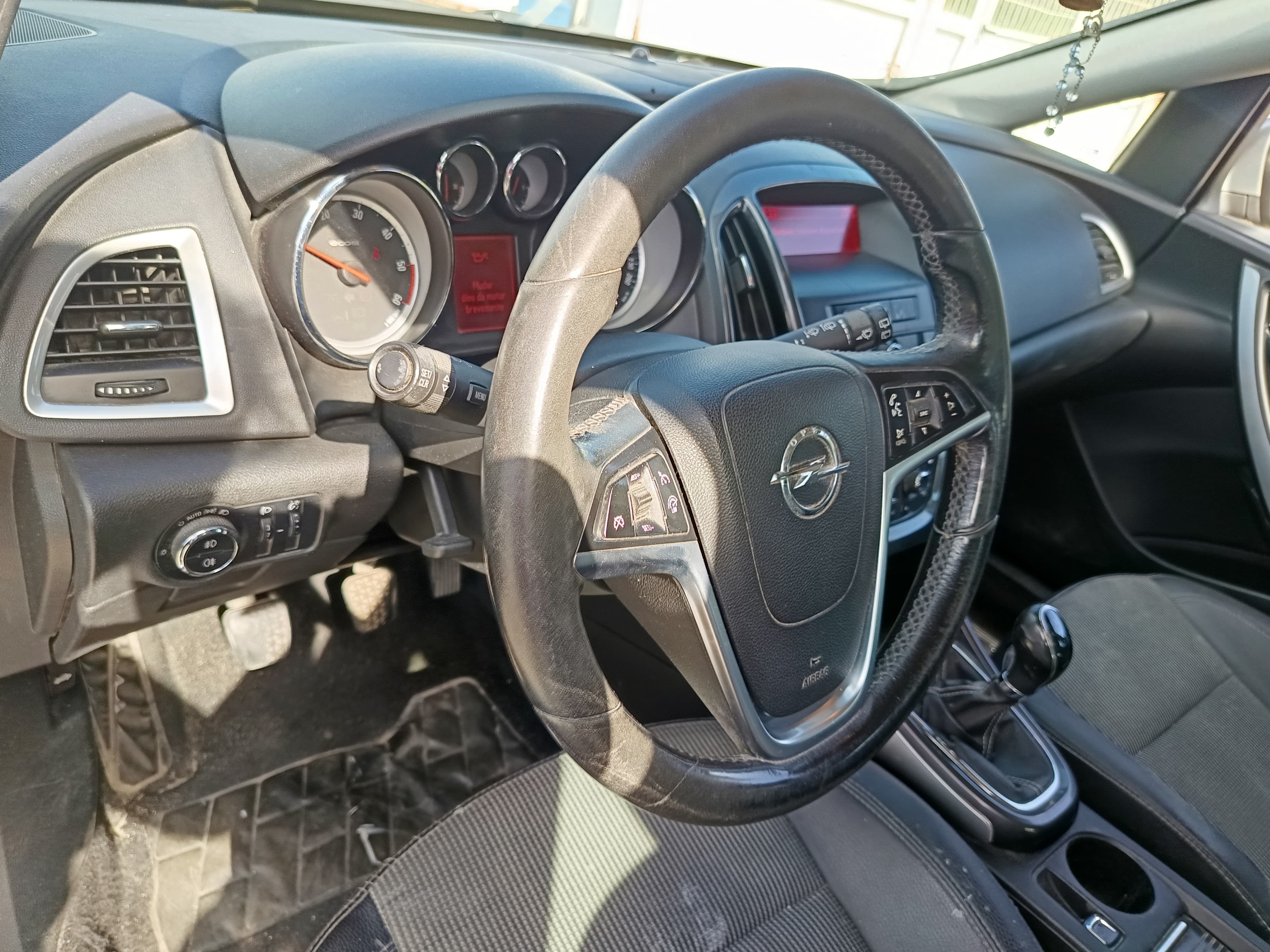 Opel Astra · Ano 2013 — imagem 37