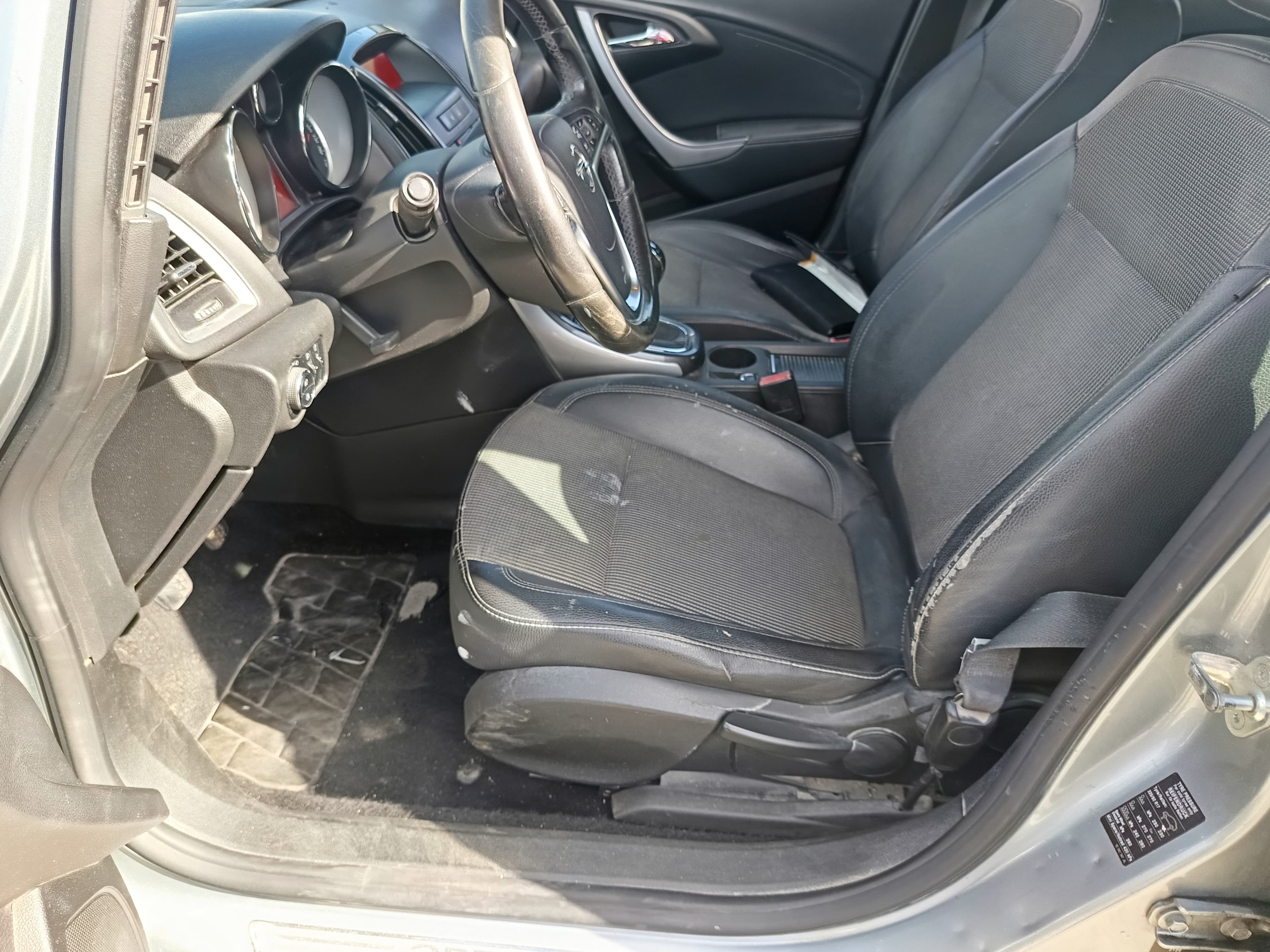 Opel Astra · Ano 2013 — imagem 34