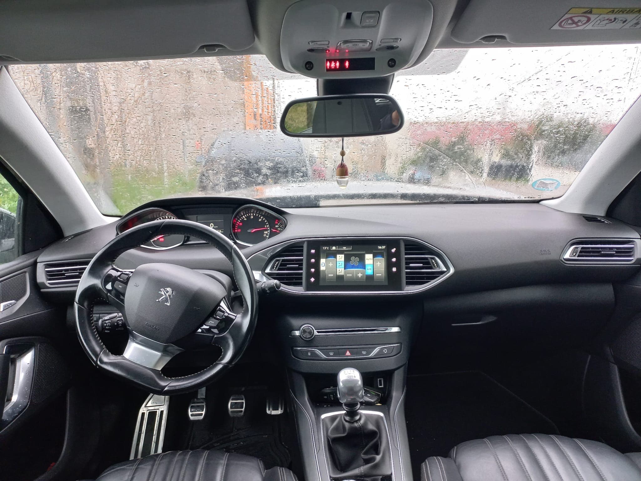 Peugeot 308 · Ano 2016 — imagen 23