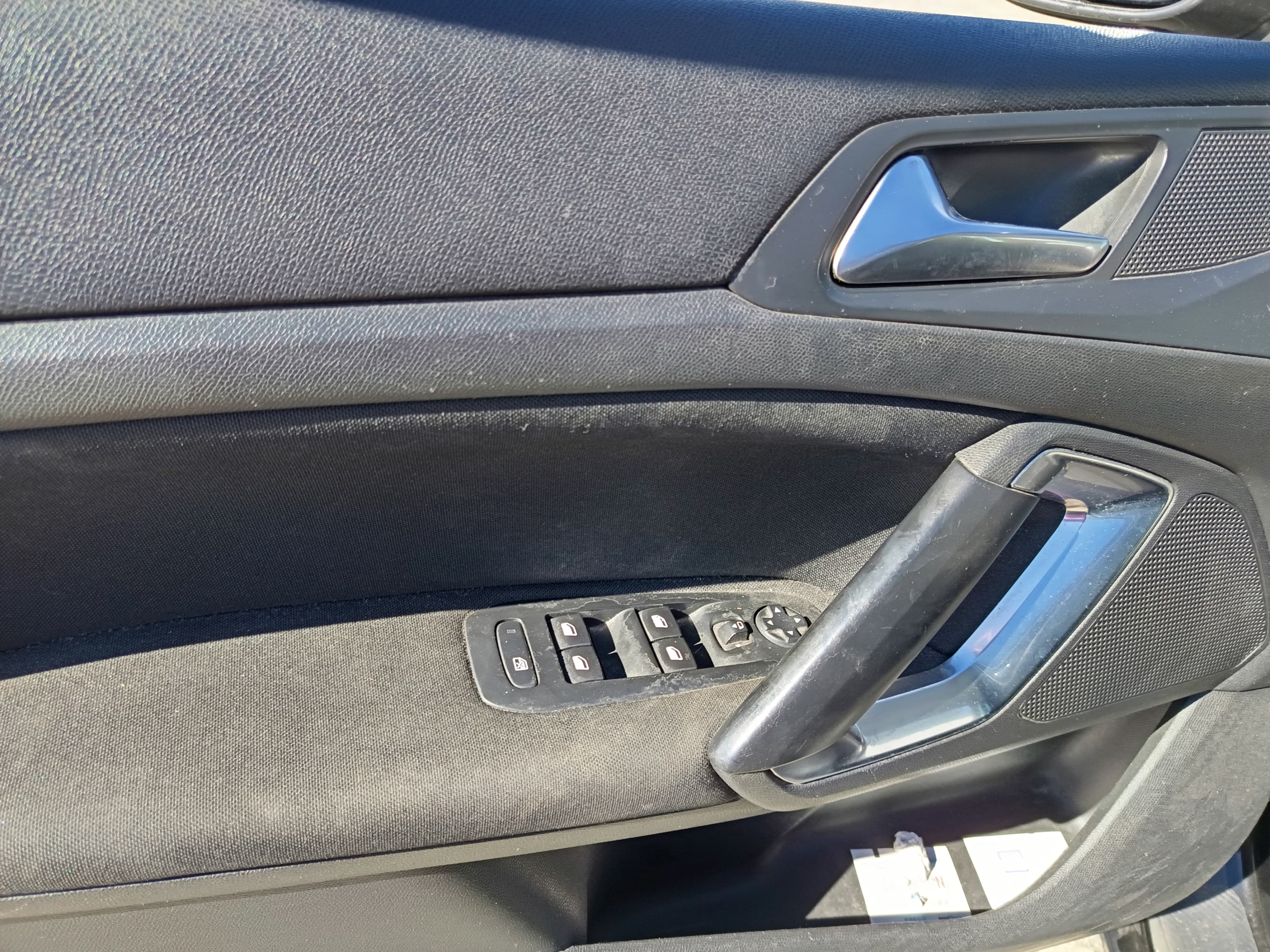 Peugeot 308 · Ano 2014 — imagem 34