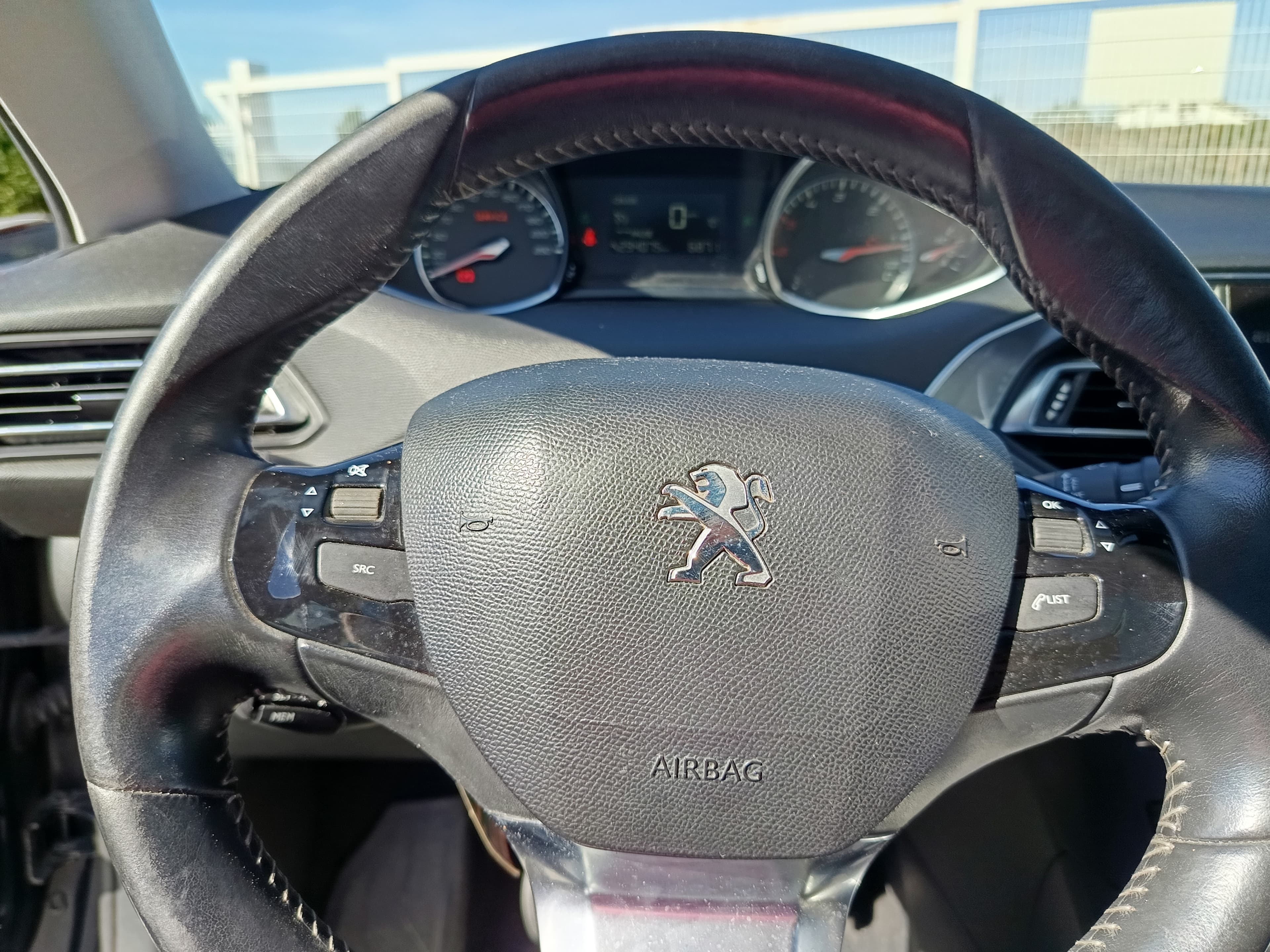 Peugeot 308 · Ano 2014 — imagem 43