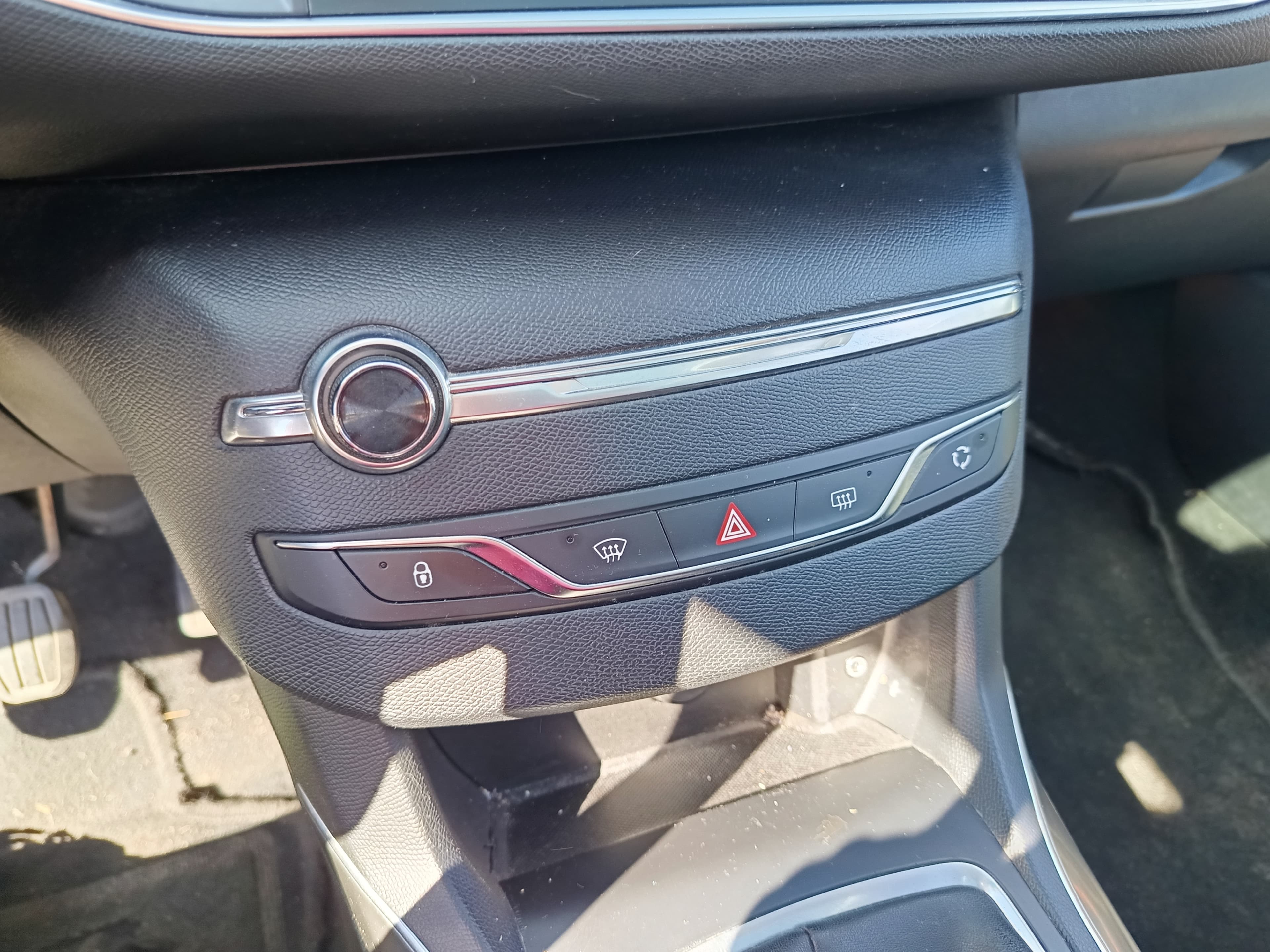 Peugeot 308 · Ano 2014 — imagem 41