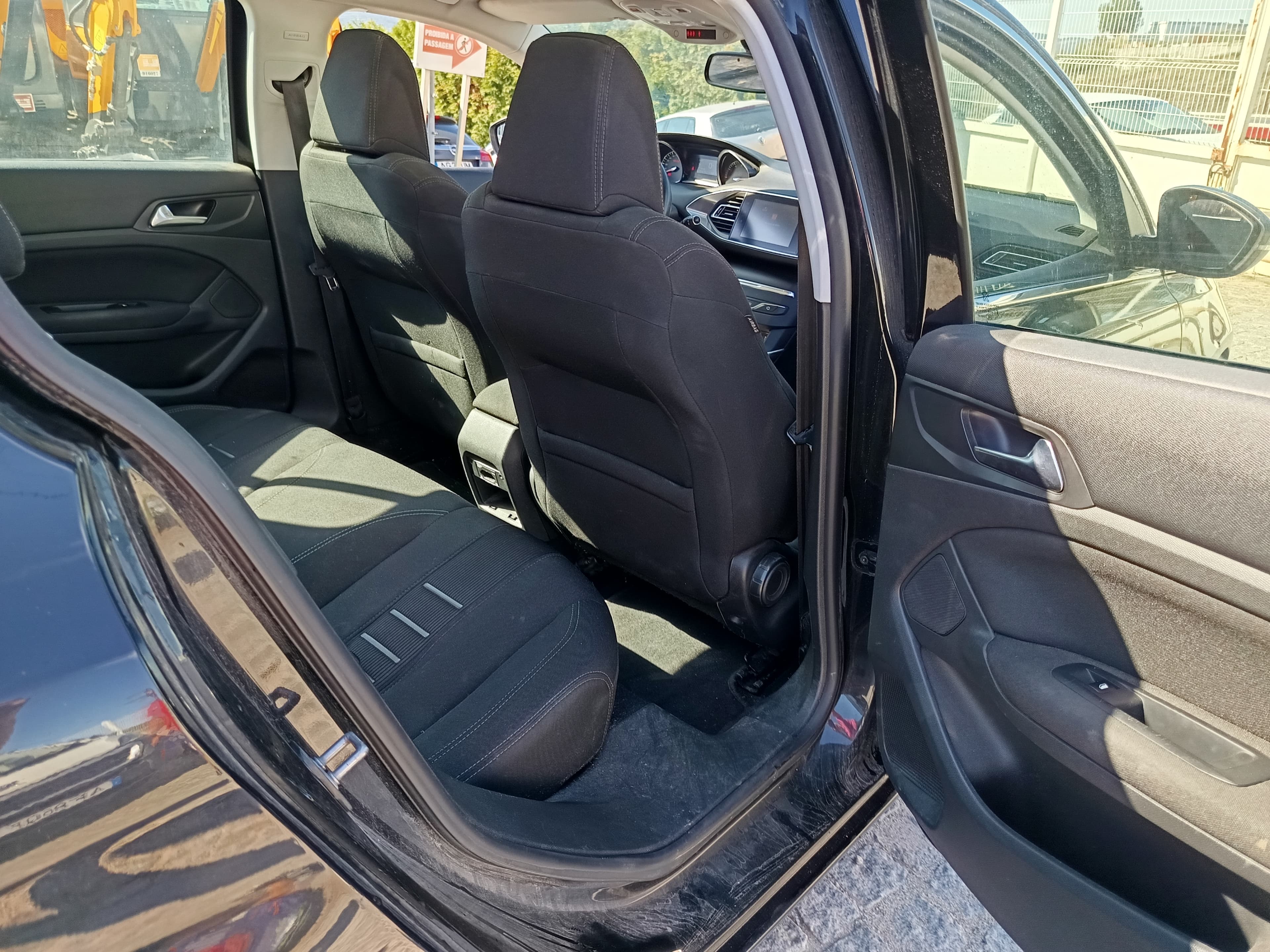 Peugeot 308 · Ano 2014 — imagem 23