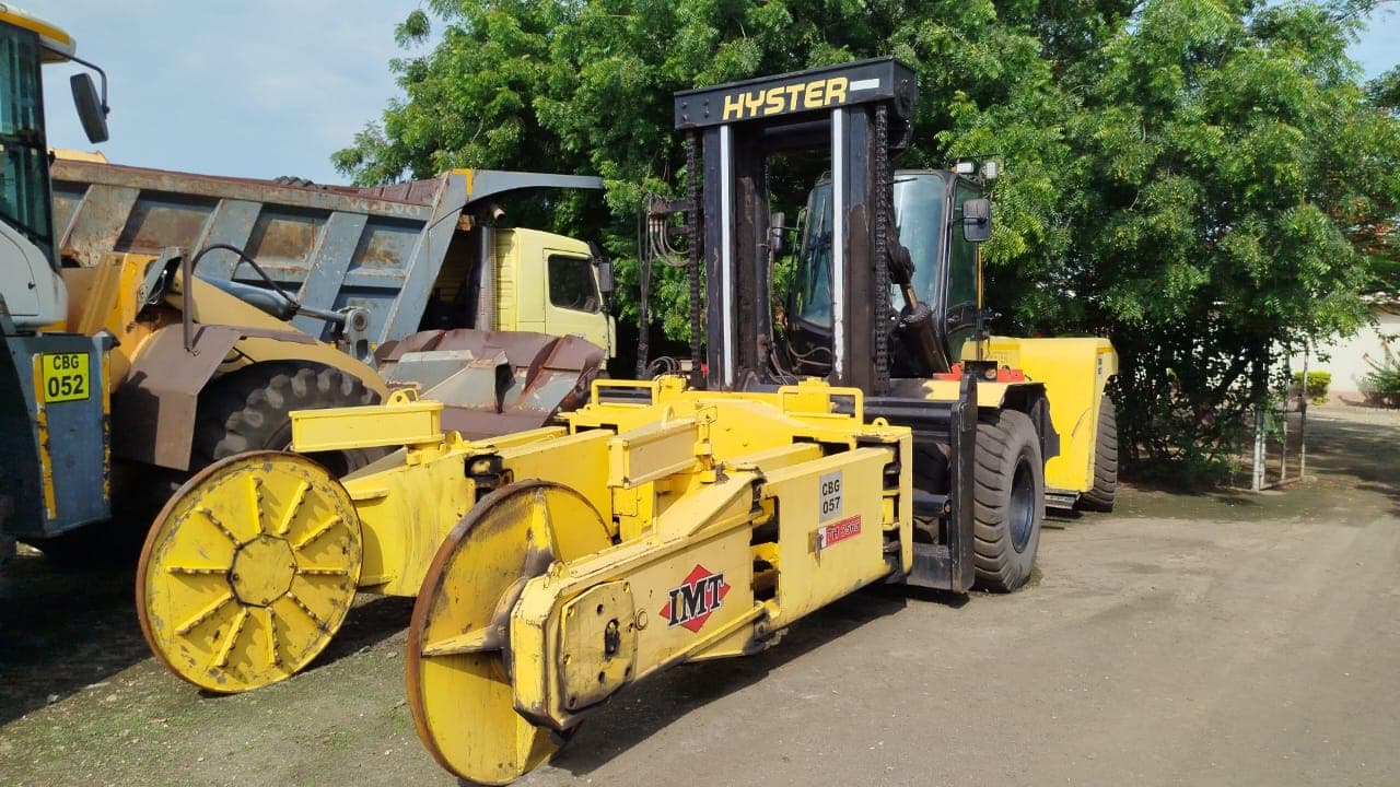 Hyster 25-12 tyre handler — imagen 1