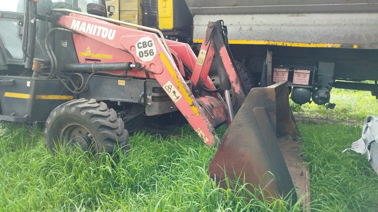 Retro-escavadeira Manitou TLB 844SX4 — imagem 9