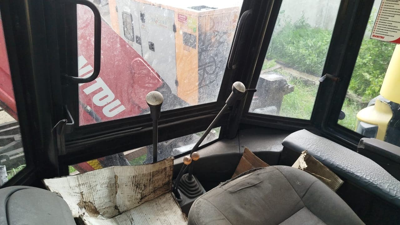 Retro-escavadeira Manitou TLB 844SX4 — imagem 3