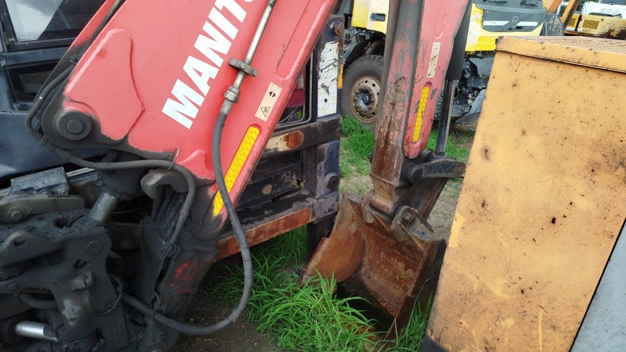 Retro-escavadeira Manitou TLB 844SX4 — imagem 14