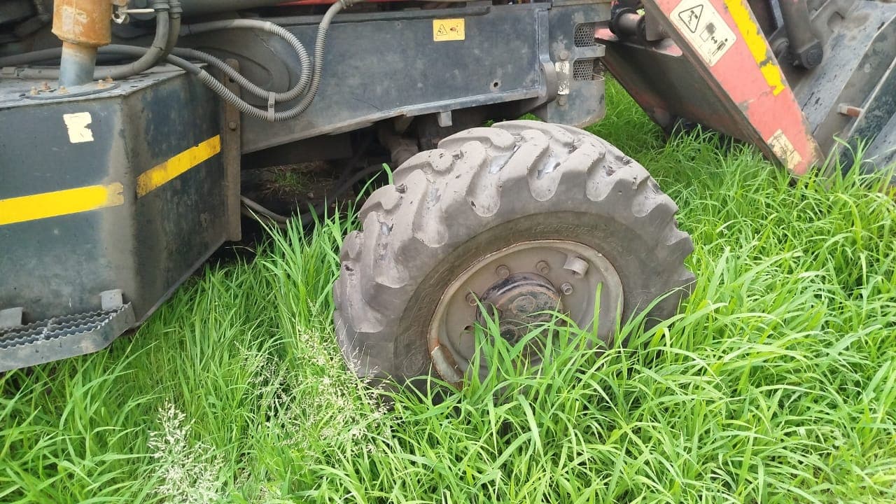 Retro-escavadeira Manitou TLB 844SX4 — imagem 13