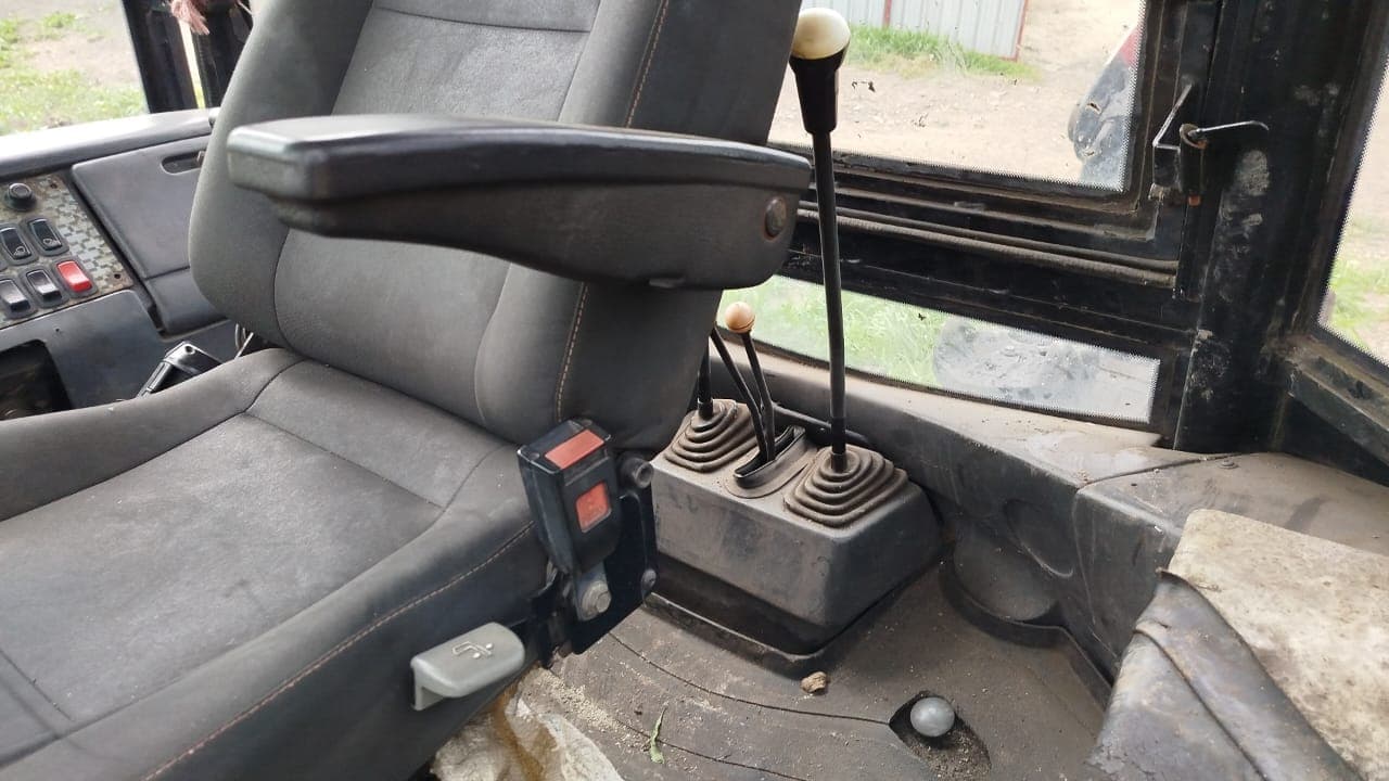 Retro-escavadeira Manitou TLB 844SM4 — image 6