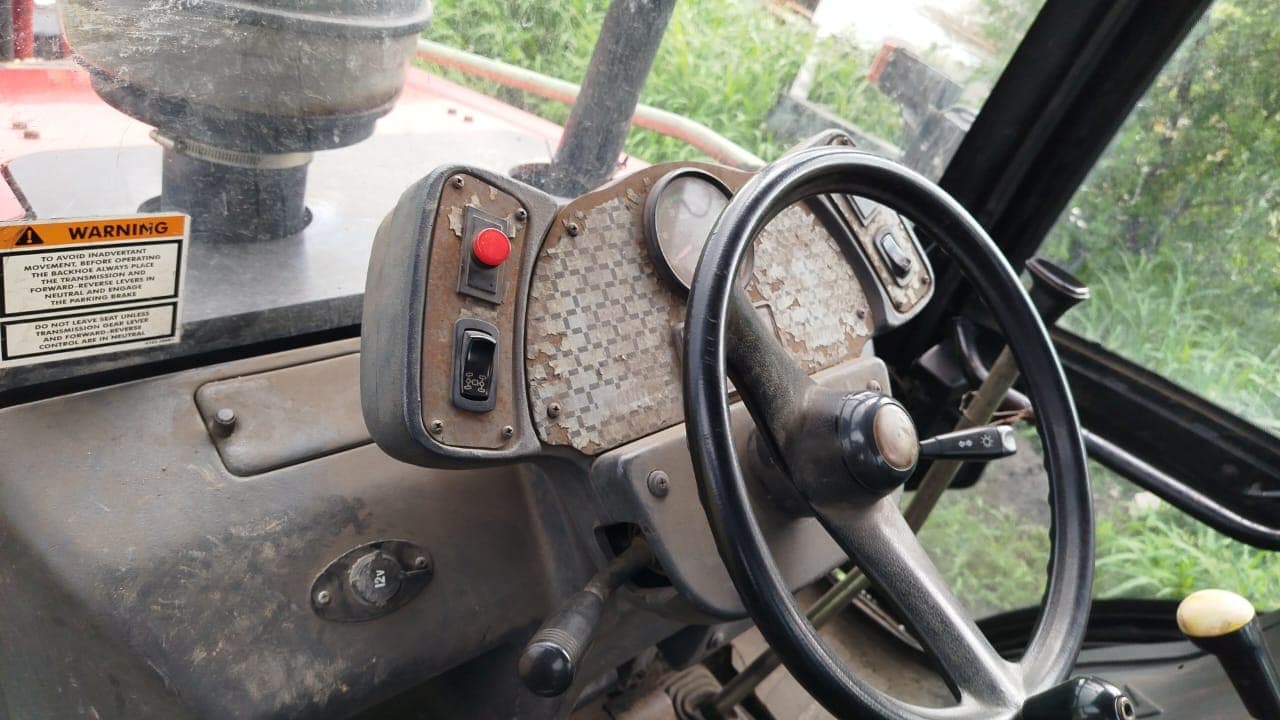 Retro-escavadeira Manitou TLB 844SM4 — image 9