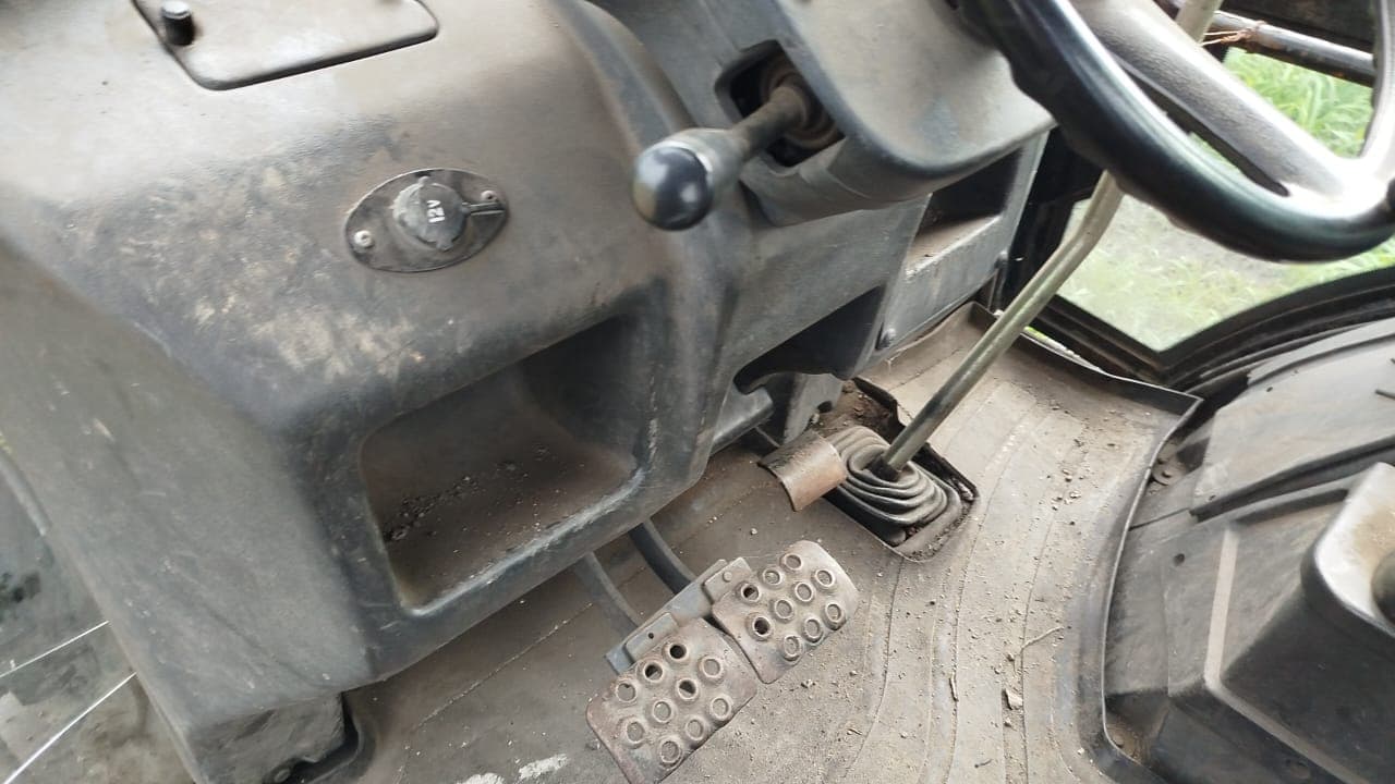 Retro-escavadeira Manitou TLB 844SM4 — image 8
