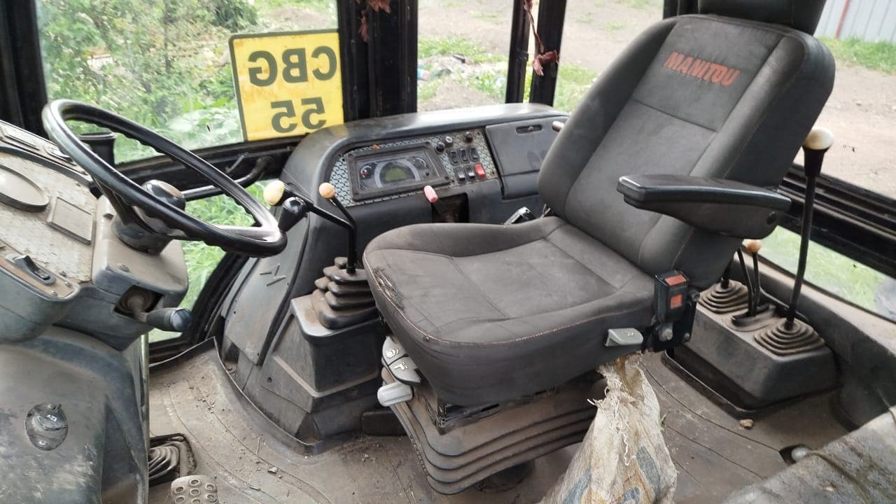 Retro-escavadeira Manitou TLB 844SM4 — image 7