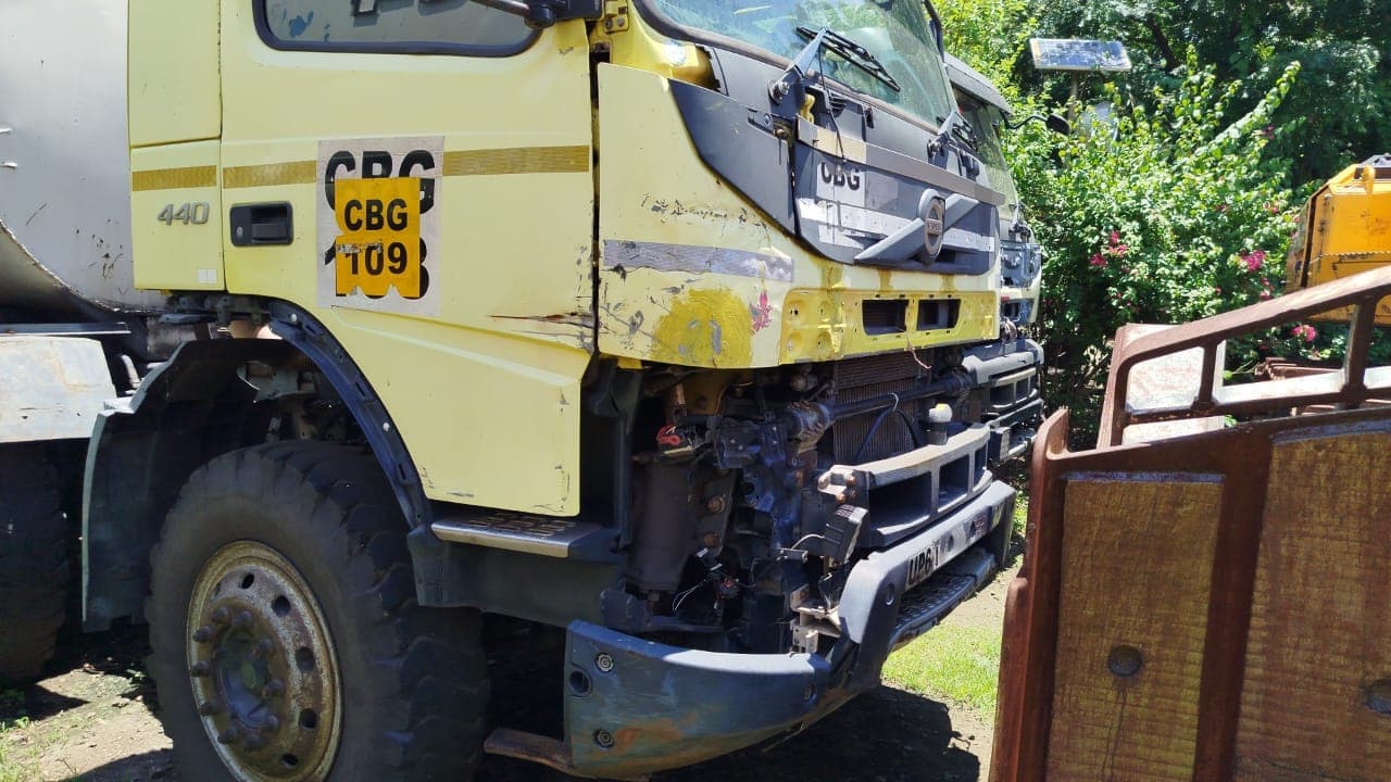 Camião tanque Volvo FMX — image 10