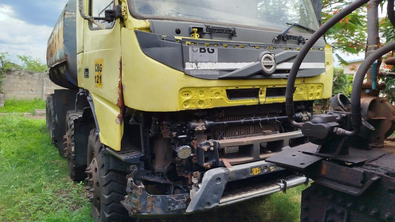 Camião tanque Volvo FMX
