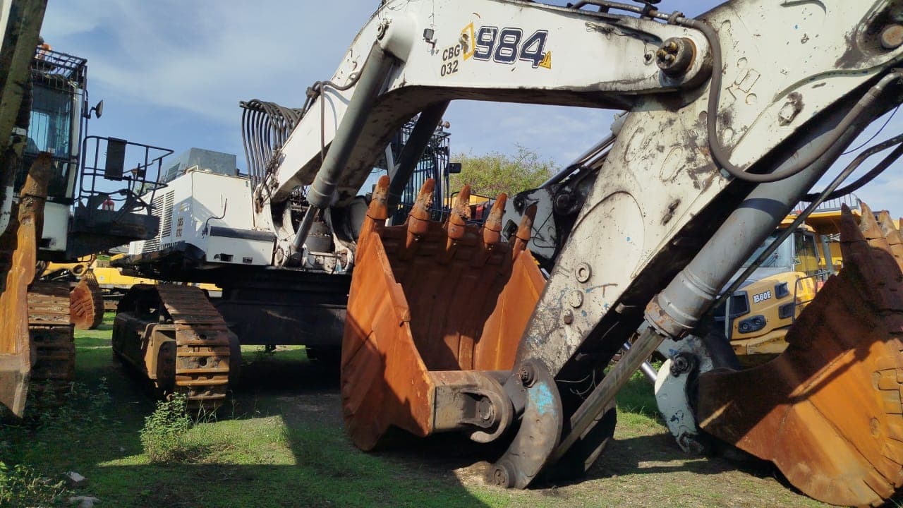 Escavadora Liebherr R984C — imagem 1