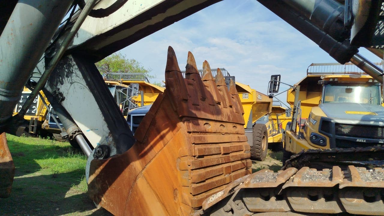 Escavadora  Liebherr R984C — imagem 2