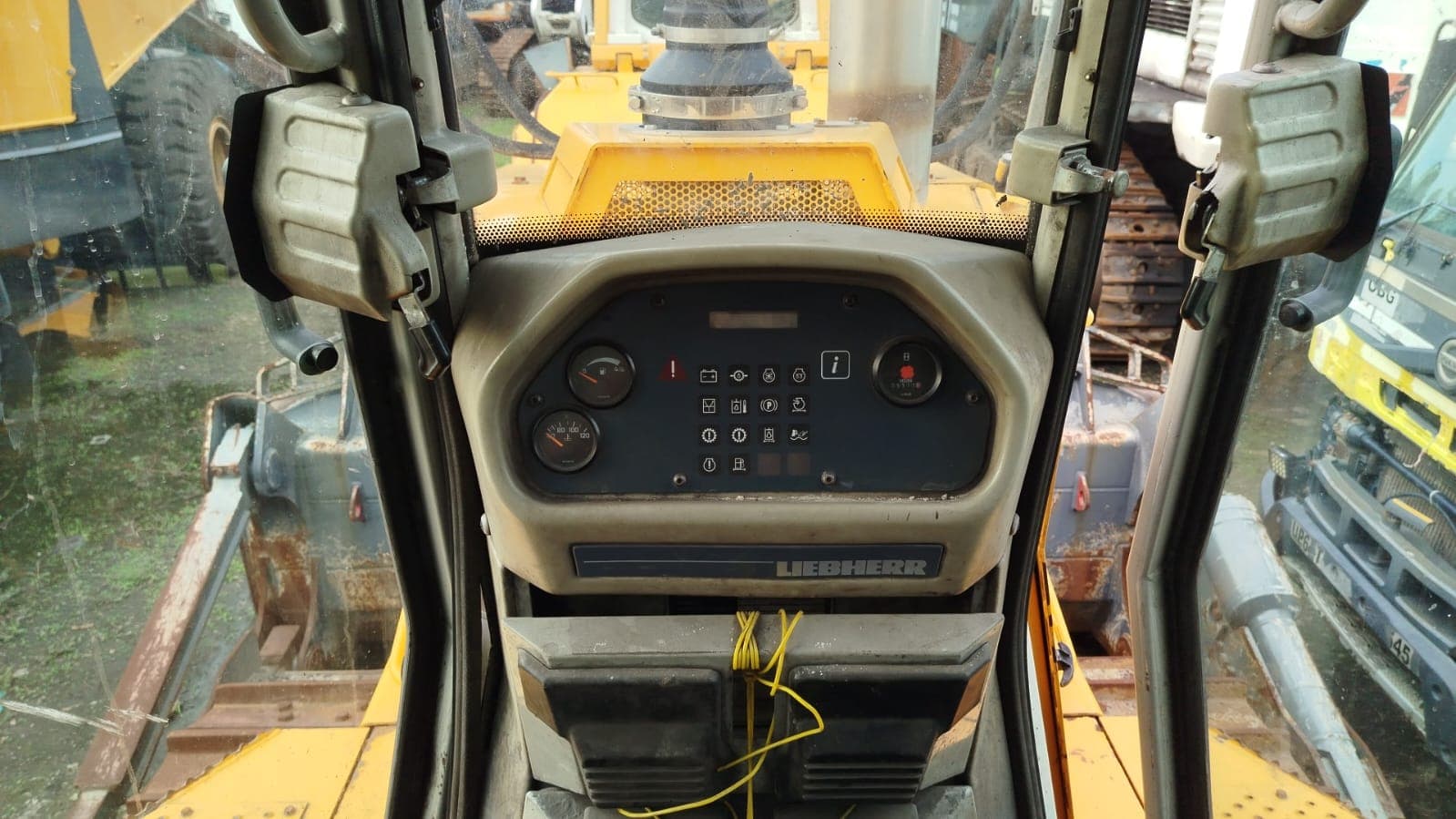 Bulldozer Liebherr PR754 — image 10