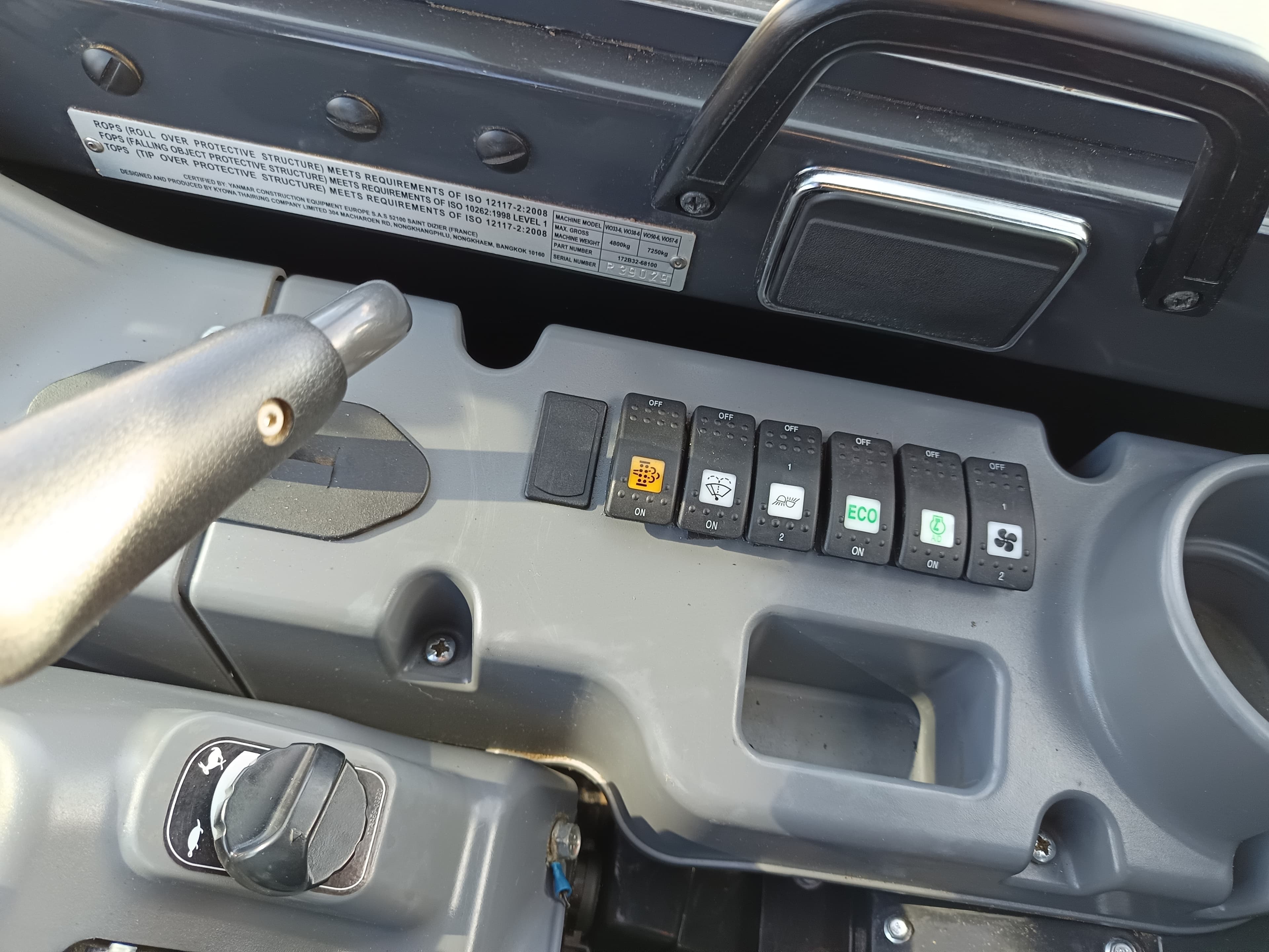 Giratória Rastos Yanmar VIO 50-6B · Ano 2024 — image 19