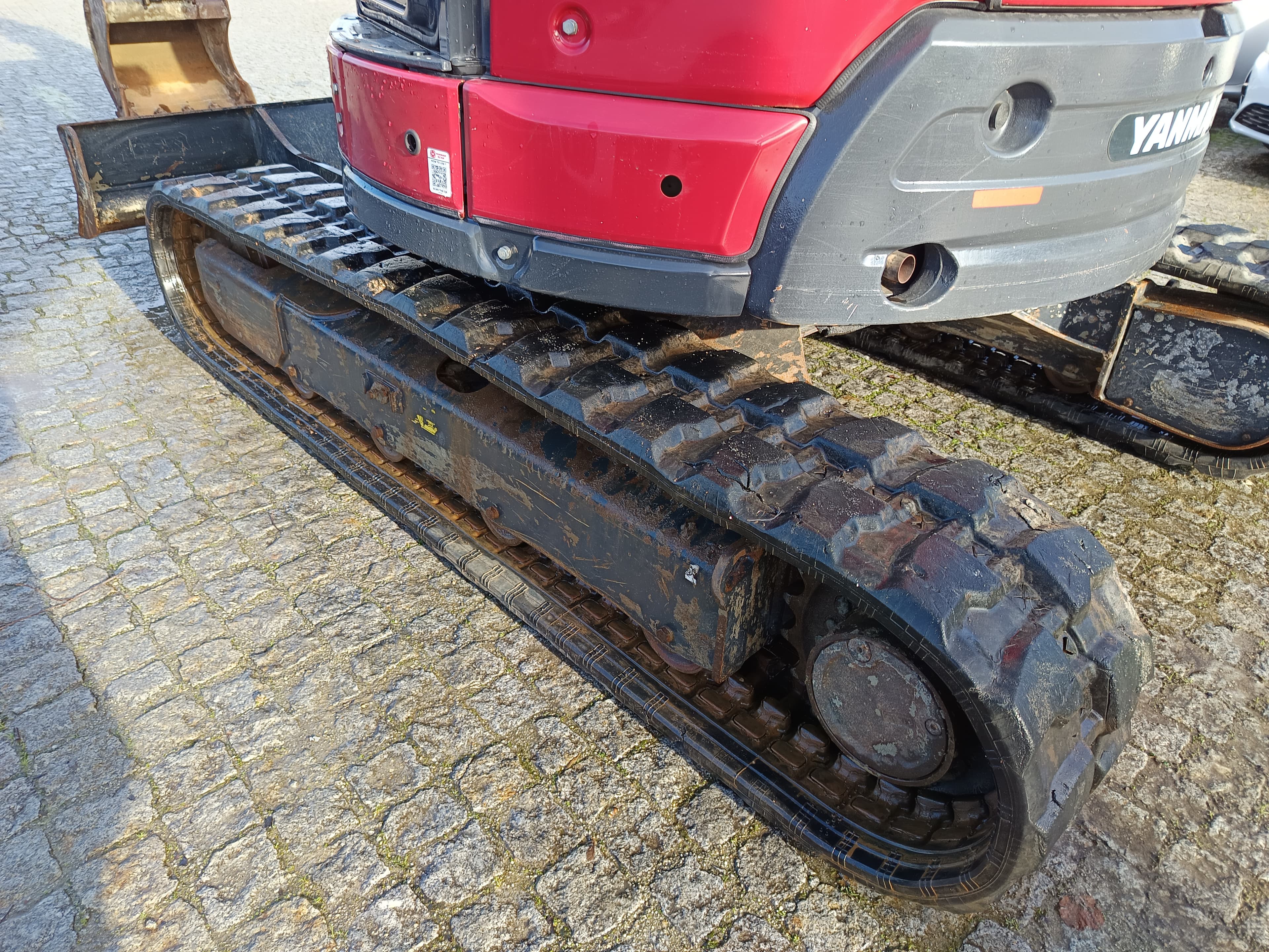 Giratória Rastos Yanmar VIO 50-6B · Ano 2024 — image 10