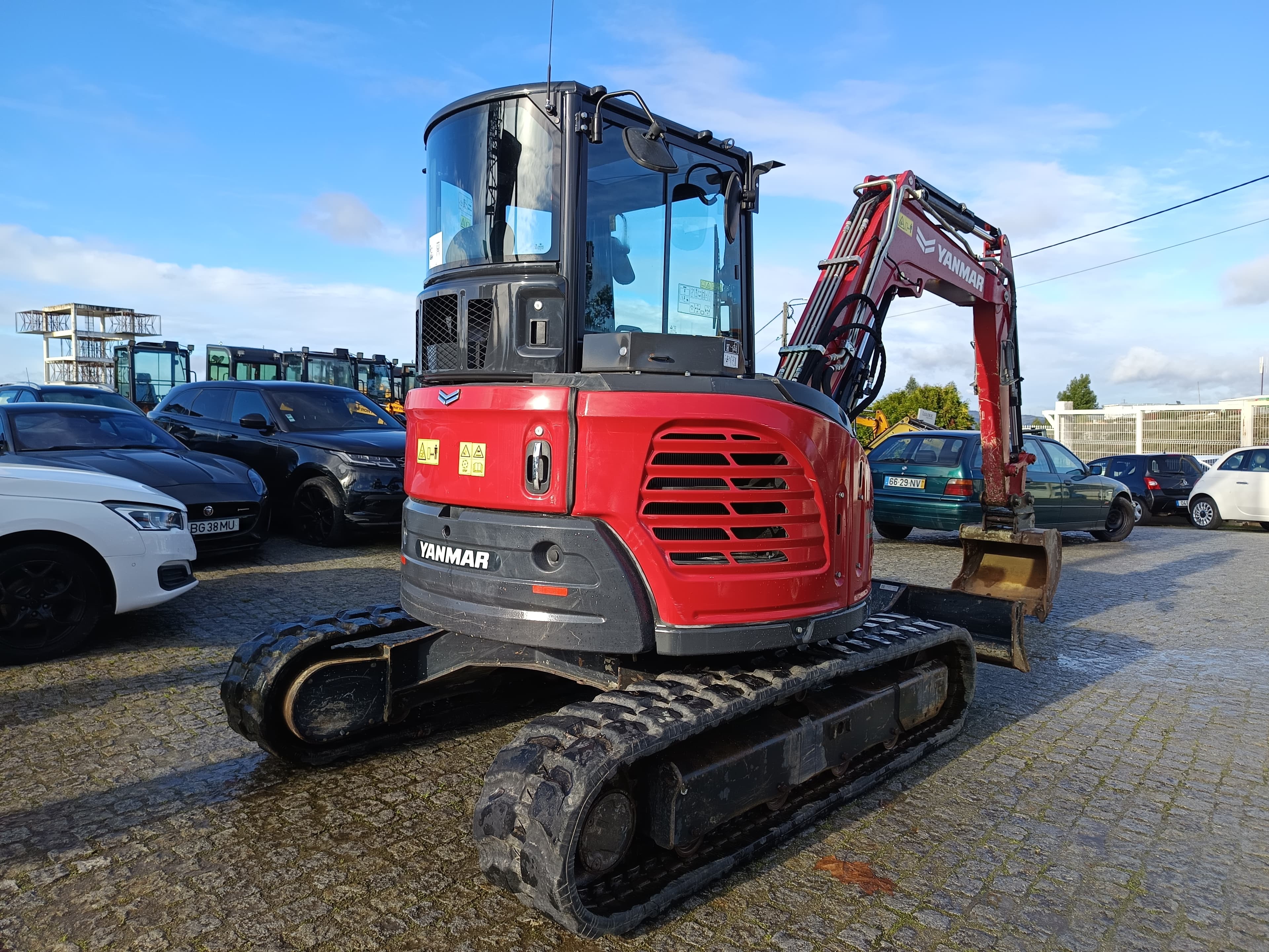 Giratória Rastos Yanmar VIO 50-6B · Ano 2024 — image 7