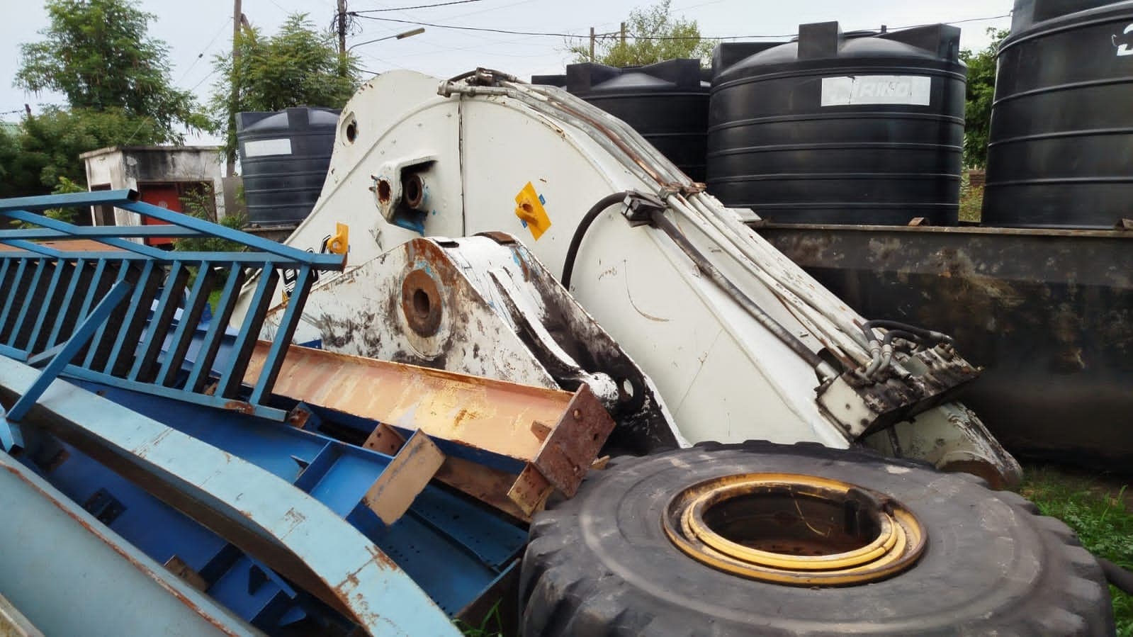 Escavadeira Liebherr R984C - Scrap — image 3