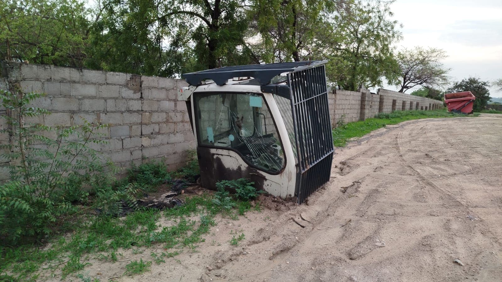Escavadeira Liebherr R984C - Scrap — image 4