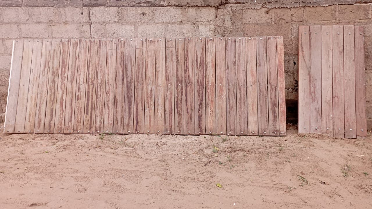Portão e Portinhola