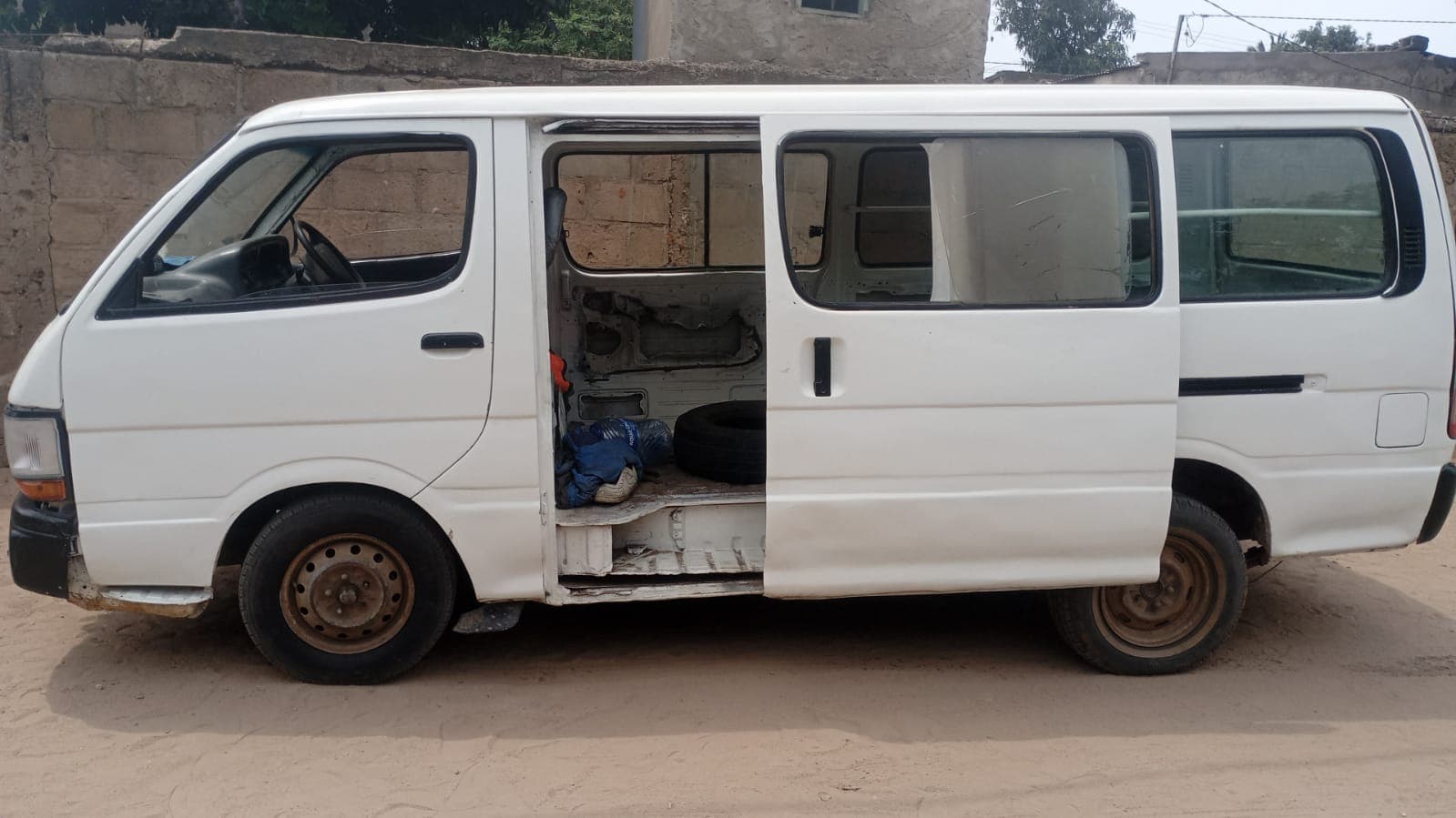 Toyota Hiace — imagen 8